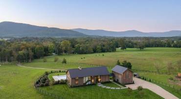 320 BARN HOUSE LN, CHARLOTTESVILLE, Virginia 22901, 5 Bedrooms Bedrooms, ,5 BathroomsBathrooms,Residential,For sale,320 BARN HOUSE LN,657796 MLS # 657796