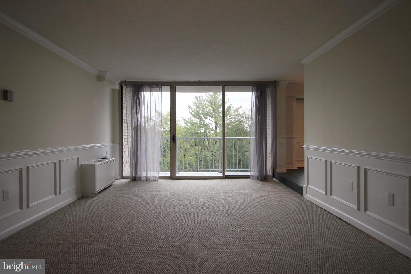 2500 N VAN DORN ST #425, ALEXANDRIA, Virginia 22302, 2 Bedrooms Bedrooms, ,2 BathroomsBathrooms,Residential,For sale,2500 N VAN DORN ST #425,VAAX2037754 MLS # VAAX2037754