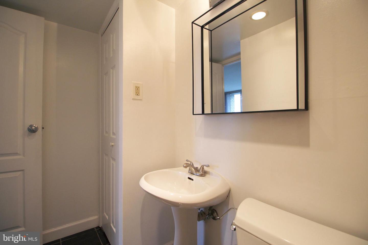 2500 N VAN DORN ST #425, ALEXANDRIA, Virginia 22302, 2 Bedrooms Bedrooms, ,2 BathroomsBathrooms,Residential,For sale,2500 N VAN DORN ST #425,VAAX2037754 MLS # VAAX2037754