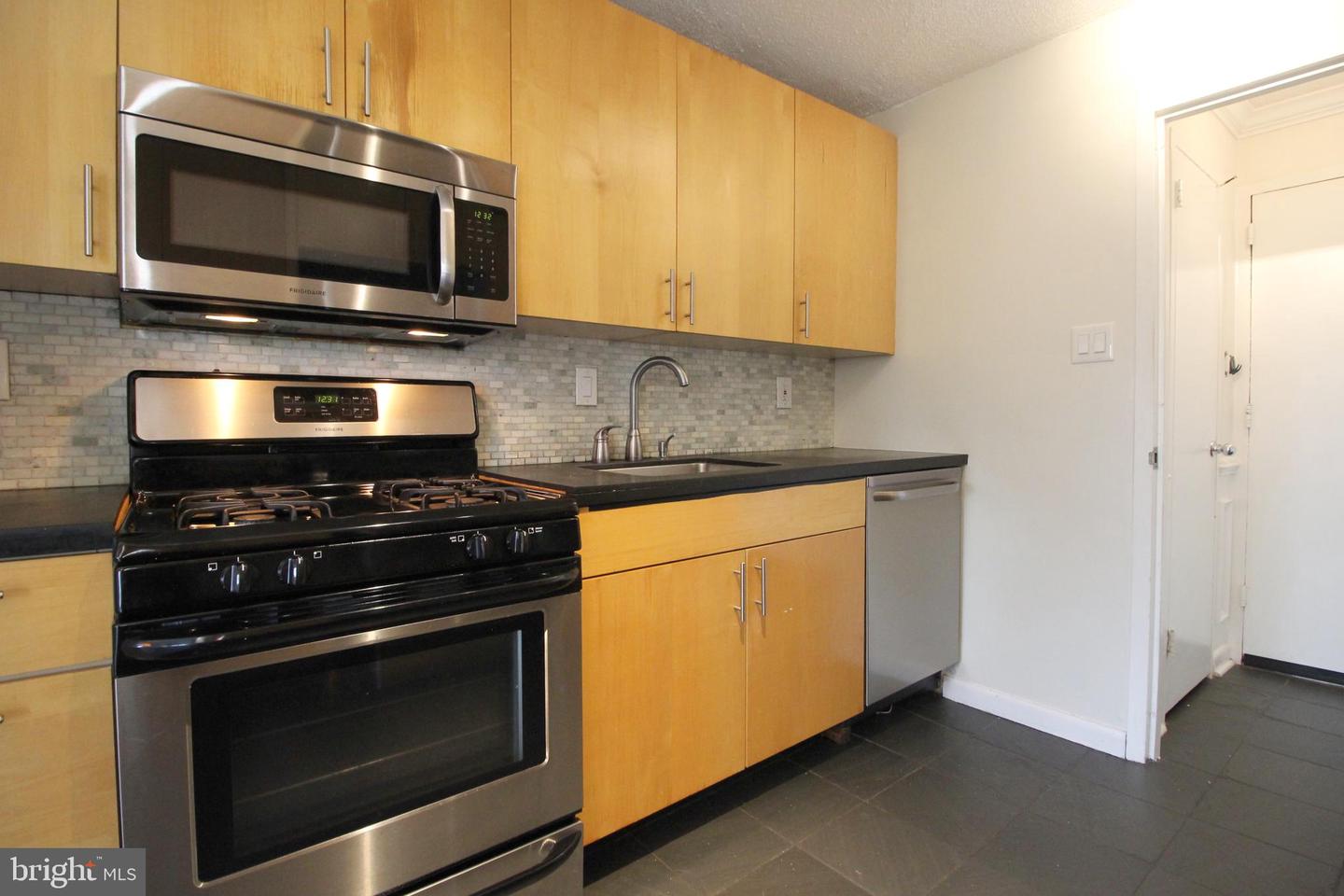 2500 N VAN DORN ST #425, ALEXANDRIA, Virginia 22302, 2 Bedrooms Bedrooms, ,2 BathroomsBathrooms,Residential,For sale,2500 N VAN DORN ST #425,VAAX2037754 MLS # VAAX2037754