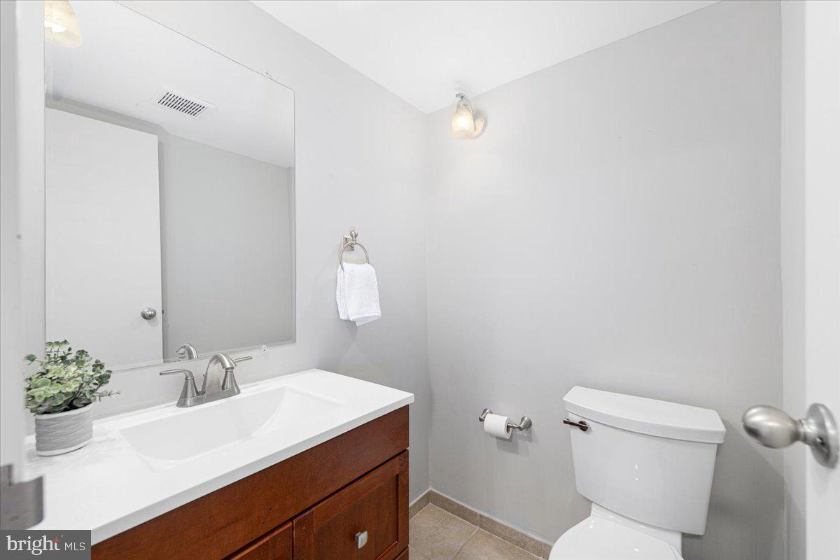 250 S REYNOLDS ST #305, ALEXANDRIA, Virginia 22304, 1 Bedroom Bedrooms, ,1 BathroomBathrooms,Residential,For sale,250 S REYNOLDS ST #305,VAAX2037360 MLS # VAAX2037360