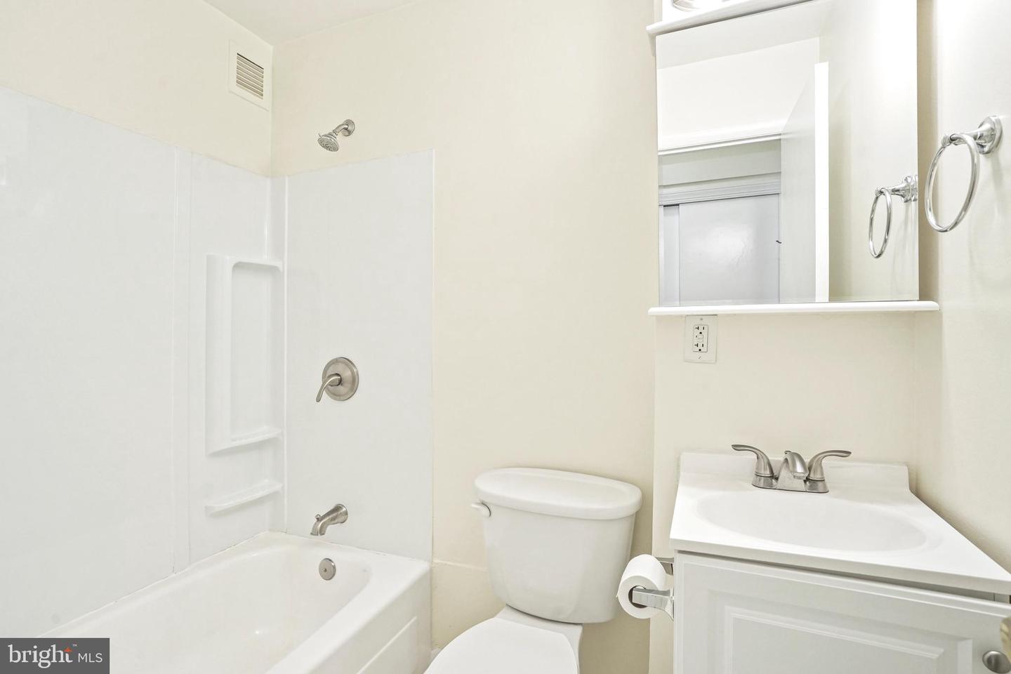 1615 Q ST NW #306, WASHINGTON, District Of Columbia 20009, ,1 BathroomBathrooms,Residential,For sale,1615 Q ST NW #306,DCDC2159090 MLS # DCDC2159090