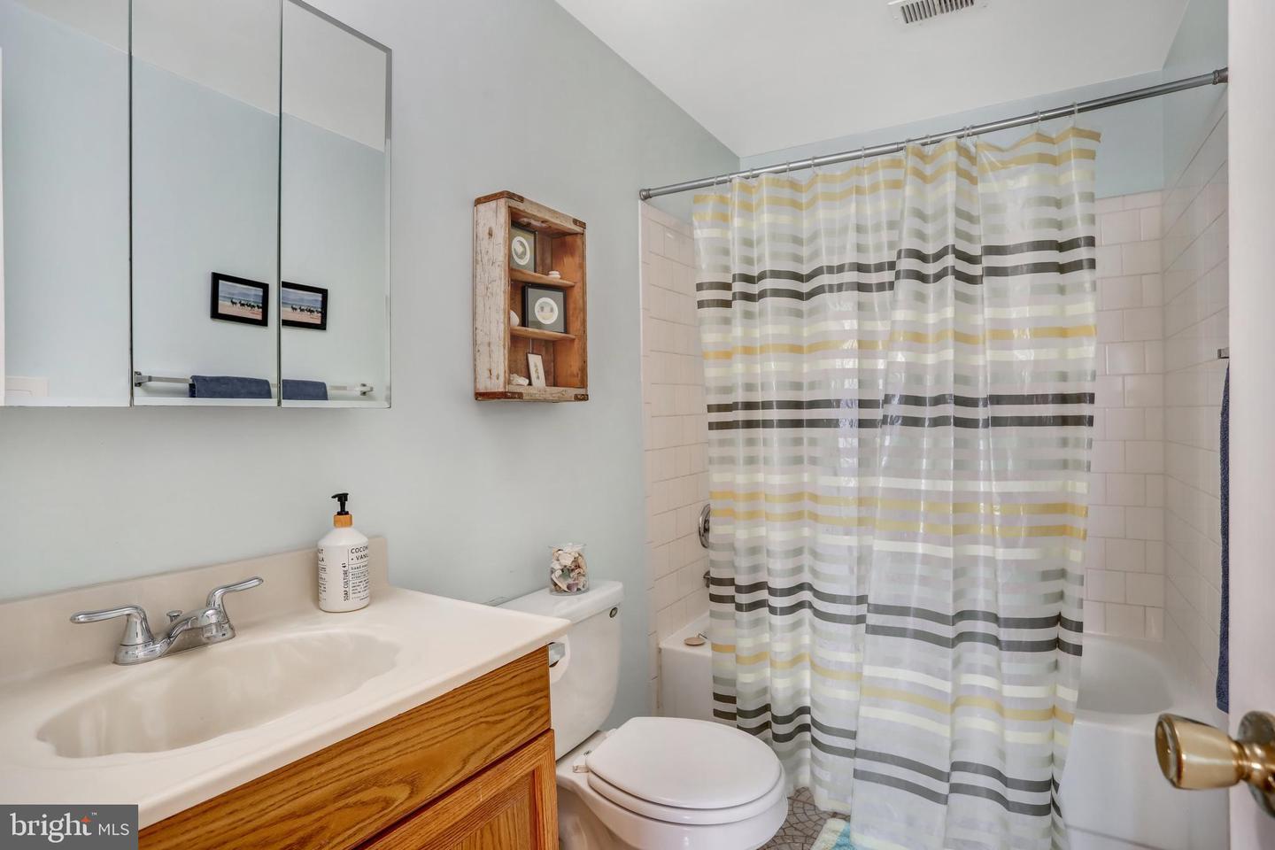 1715 15TH ST NW #404, WASHINGTON, District Of Columbia 20009, 1 Bedroom Bedrooms, ,1 BathroomBathrooms,Residential,For sale,1715 15TH ST NW #404,DCDC2164274 MLS # DCDC2164274