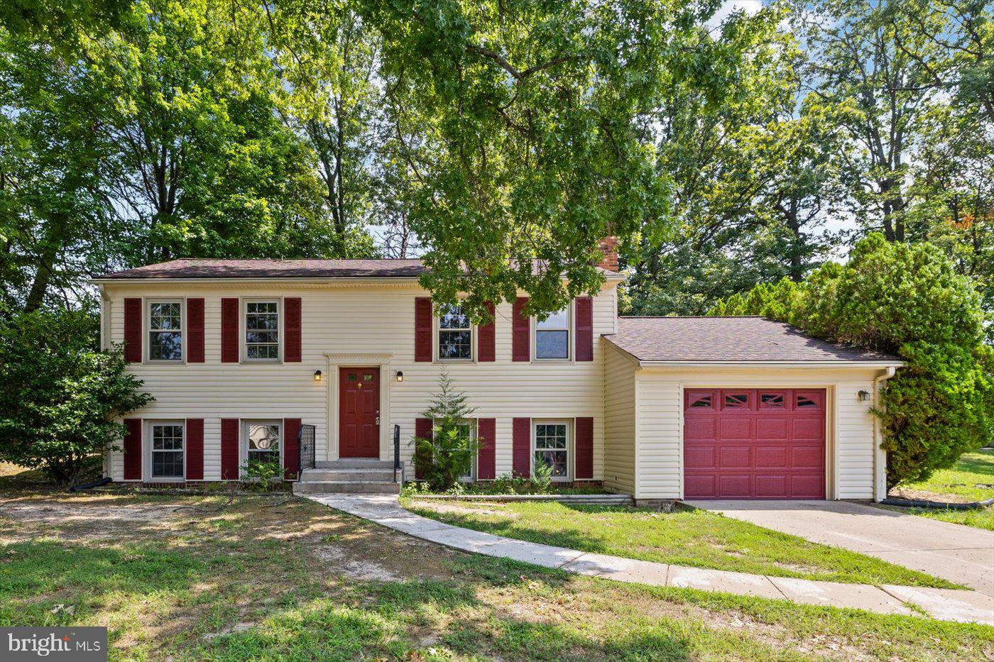 2916 WOODBURN CT, WOODBRIDGE, Virginia 22192, 3 Bedrooms Bedrooms, ,2 BathroomsBathrooms,Residential,For sale,2916 WOODBURN CT,VAPW2081568 MLS # VAPW2081568