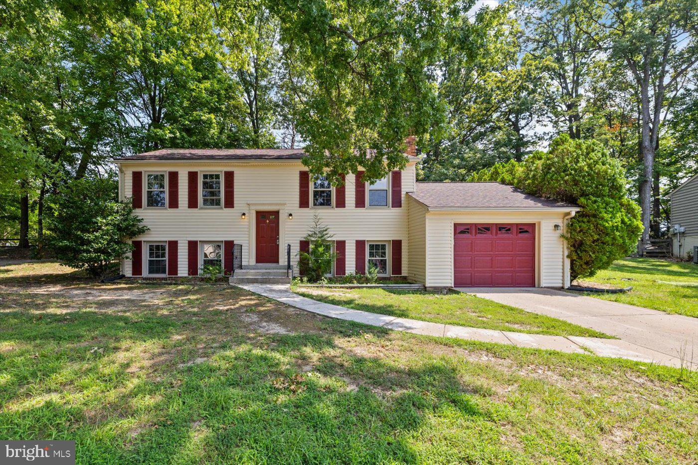 2916 WOODBURN CT, WOODBRIDGE, Virginia 22192, 3 Bedrooms Bedrooms, ,2 BathroomsBathrooms,Residential,For sale,2916 WOODBURN CT,VAPW2081568 MLS # VAPW2081568