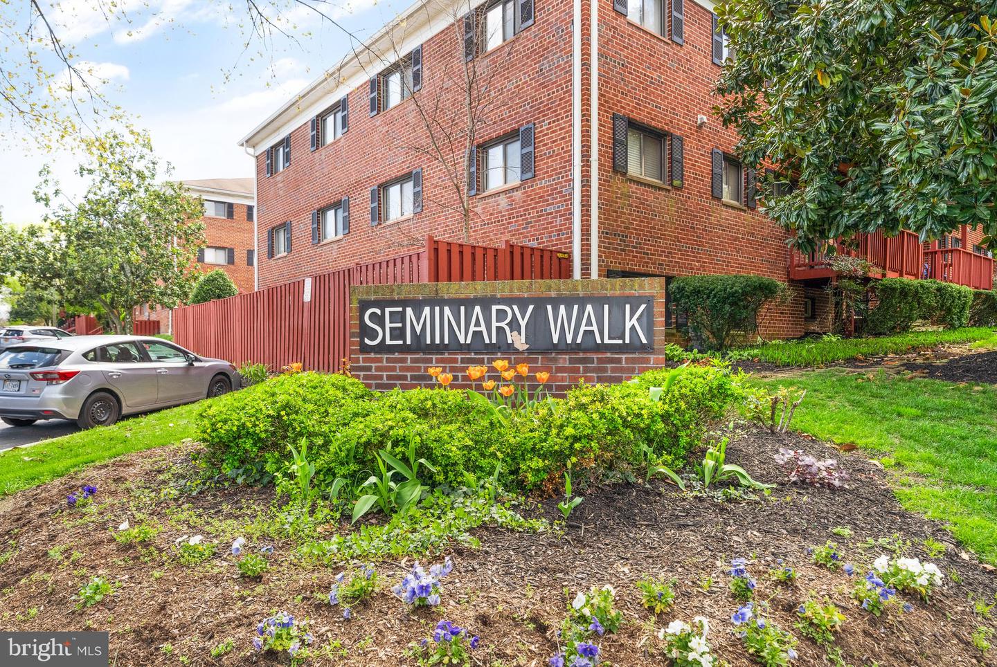 49 SKYHILL RD #204, ALEXANDRIA, Virginia 22314, 3 Bedrooms Bedrooms, ,2 BathroomsBathrooms,Residential,For sale,49 SKYHILL RD #204,VAAX2037032 MLS # VAAX2037032