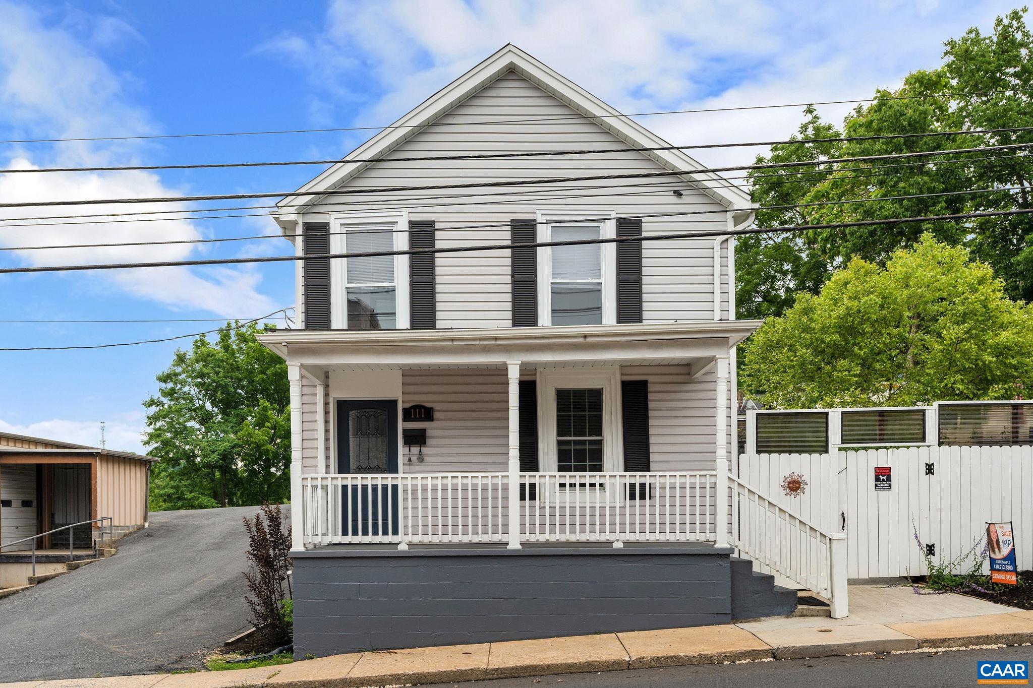 111 W HAMPTON ST, STAUNTON, Virginia 24401, 4 Bedrooms Bedrooms, ,1 BathroomBathrooms,Residential,111 W HAMPTON ST,653298 MLS # 653298