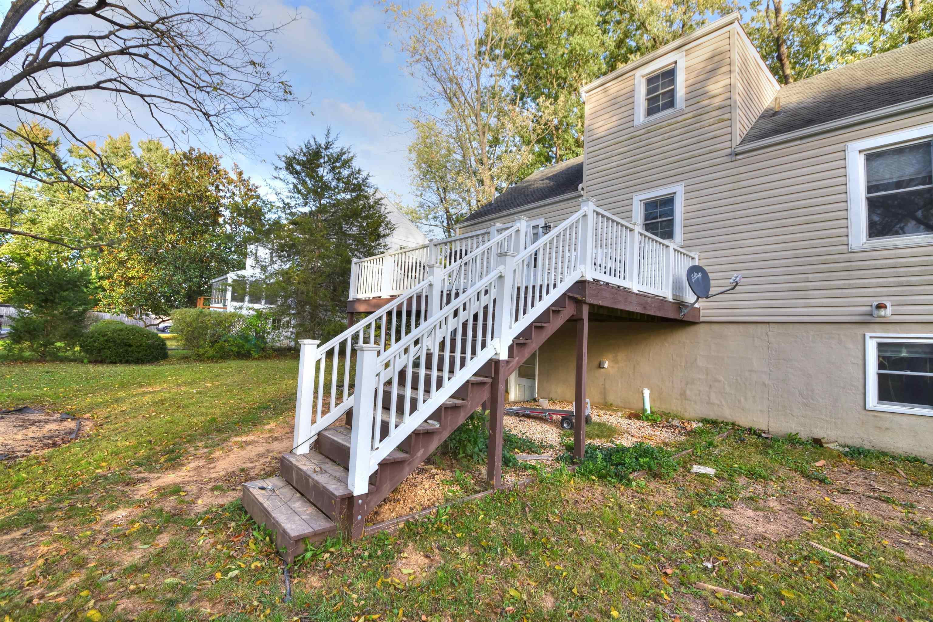 607 S MAGNOLIA AVE, WAYNESBORO, Virginia 22980, 4 Bedrooms Bedrooms, ,2 BathroomsBathrooms,Residential,607 S MAGNOLIA AVE,657926 MLS # 657926