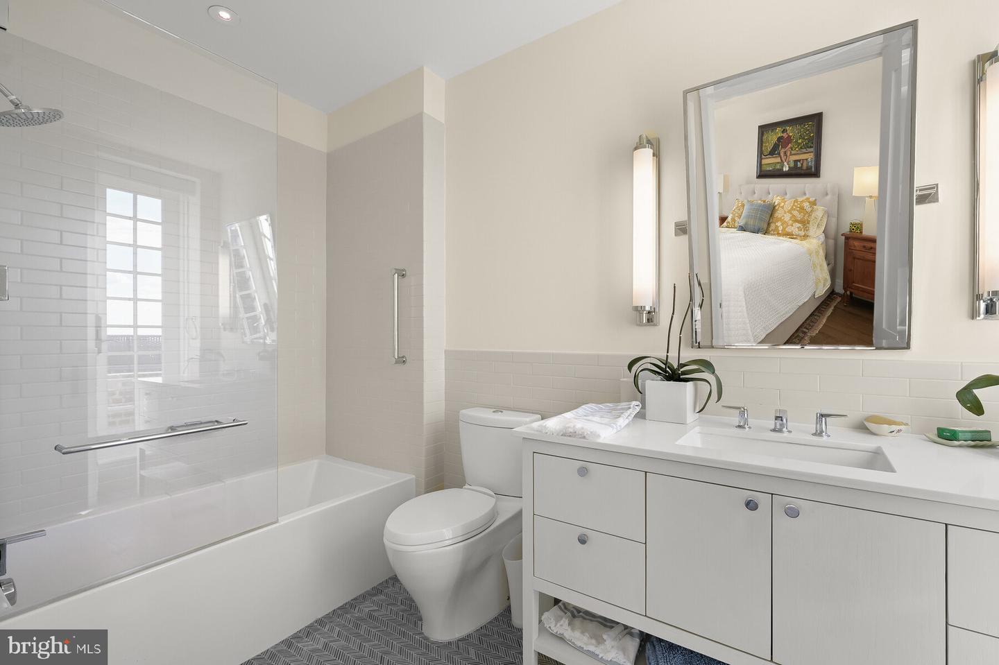 2660 CONNECTICUT AVE NW #6D, WASHINGTON, District Of Columbia 20008, 3 Bedrooms Bedrooms, ,3 BathroomsBathrooms,Residential,For sale,2660 CONNECTICUT AVE NW #6D,DCDC2158596 MLS # DCDC2158596