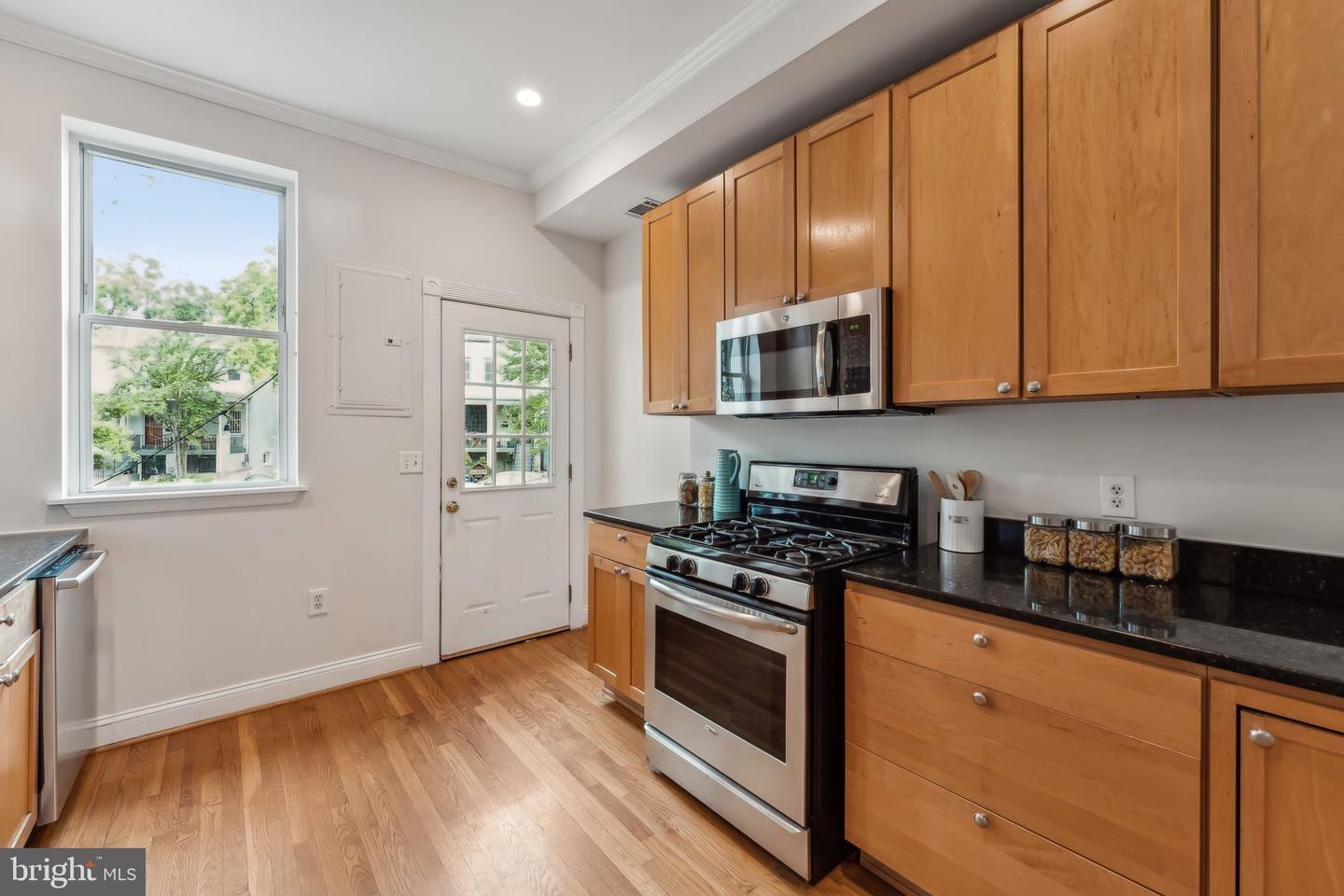 1432 POTOMAC AVE SE, WASHINGTON, District Of Columbia 20003, 2 Bedrooms Bedrooms, ,2 BathroomsBathrooms,Residential,For sale,1432 POTOMAC AVE SE,DCDC2159992 MLS # DCDC2159992