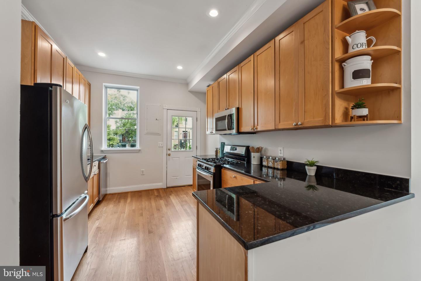 1432 POTOMAC AVE SE, WASHINGTON, District Of Columbia 20003, 2 Bedrooms Bedrooms, ,2 BathroomsBathrooms,Residential,For sale,1432 POTOMAC AVE SE,DCDC2159992 MLS # DCDC2159992