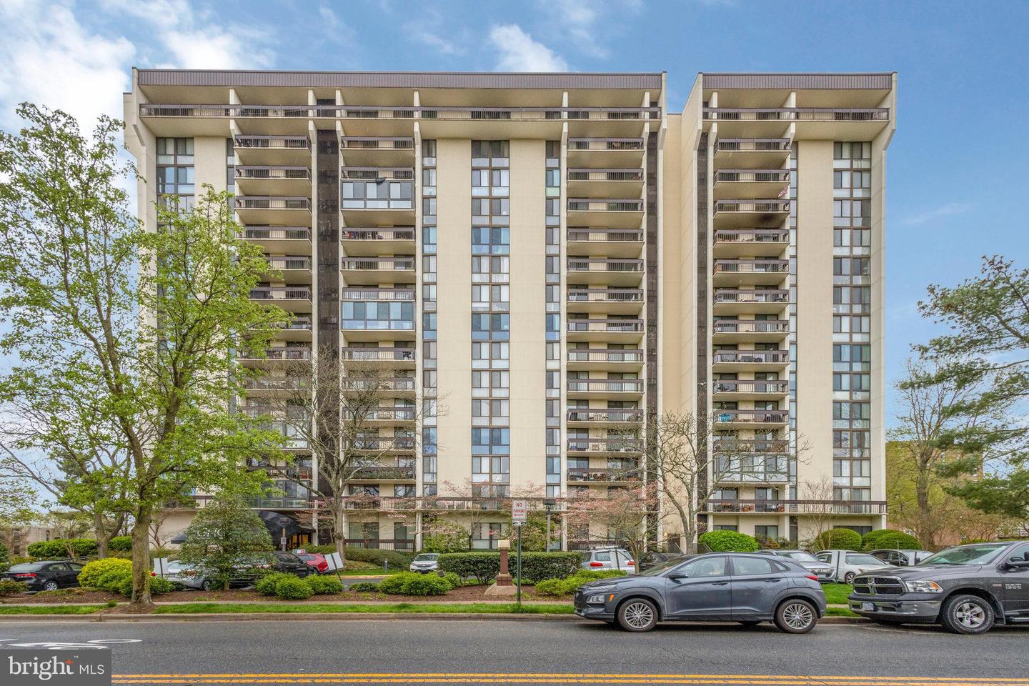 5300 HOLMES RUN PKWY #405, ALEXANDRIA, Virginia 22304, 2 Bedrooms Bedrooms, ,1 BathroomBathrooms,Residential,For sale,5300 HOLMES RUN PKWY #405,VAAX2038742 MLS # VAAX2038742