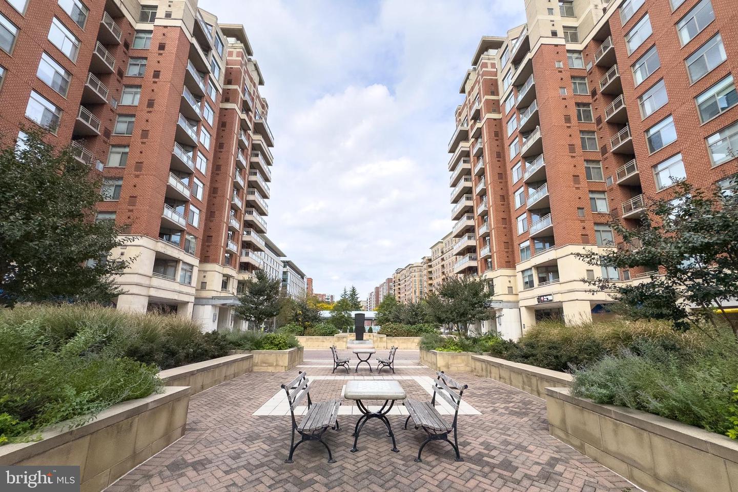 3650 S GLEBE RD #348, ARLINGTON, Virginia 22202, 1 Bedroom Bedrooms, ,1 BathroomBathrooms,Residential,For sale,3650 S GLEBE RD #348,VAAR2049644 MLS # VAAR2049644