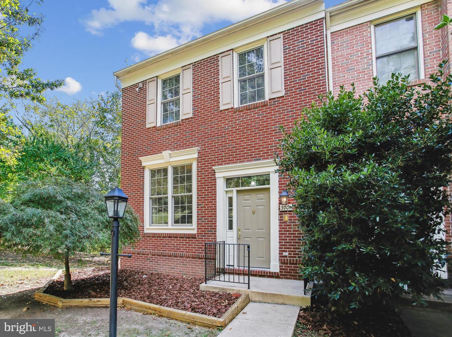 3701 HUNTLEY MEADOWS LN, ALEXANDRIA, Virginia 22306, 2 Bedrooms Bedrooms, ,3 BathroomsBathrooms,Residential,For sale,3701 HUNTLEY MEADOWS LN,VAFX2206026 MLS # VAFX2206026