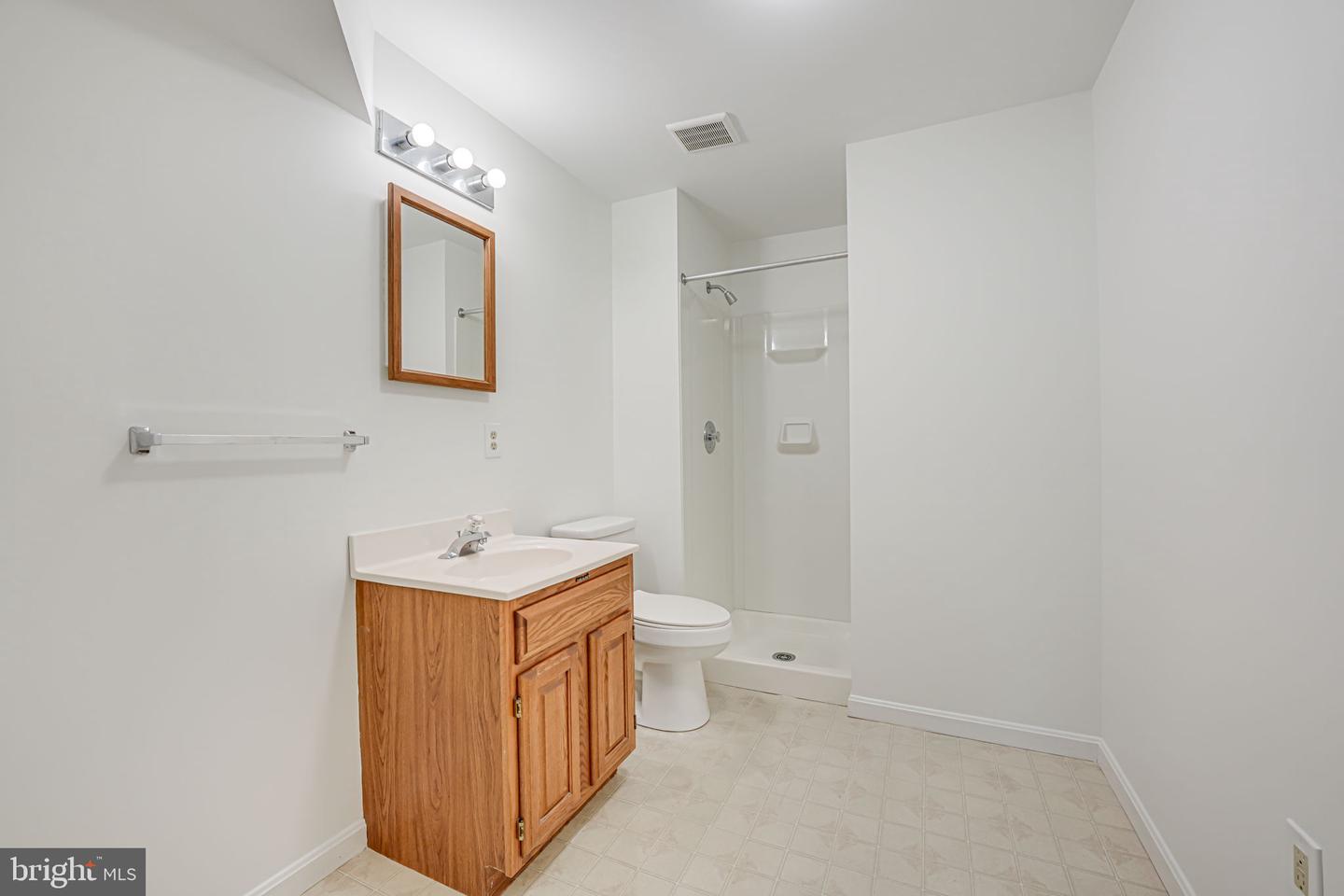 7715 FORT HUNT RD, ALEXANDRIA, Virginia 22308, 4 Bedrooms Bedrooms, ,3 BathroomsBathrooms,Residential,For sale,7715 FORT HUNT RD,VAFX2206088 MLS # VAFX2206088