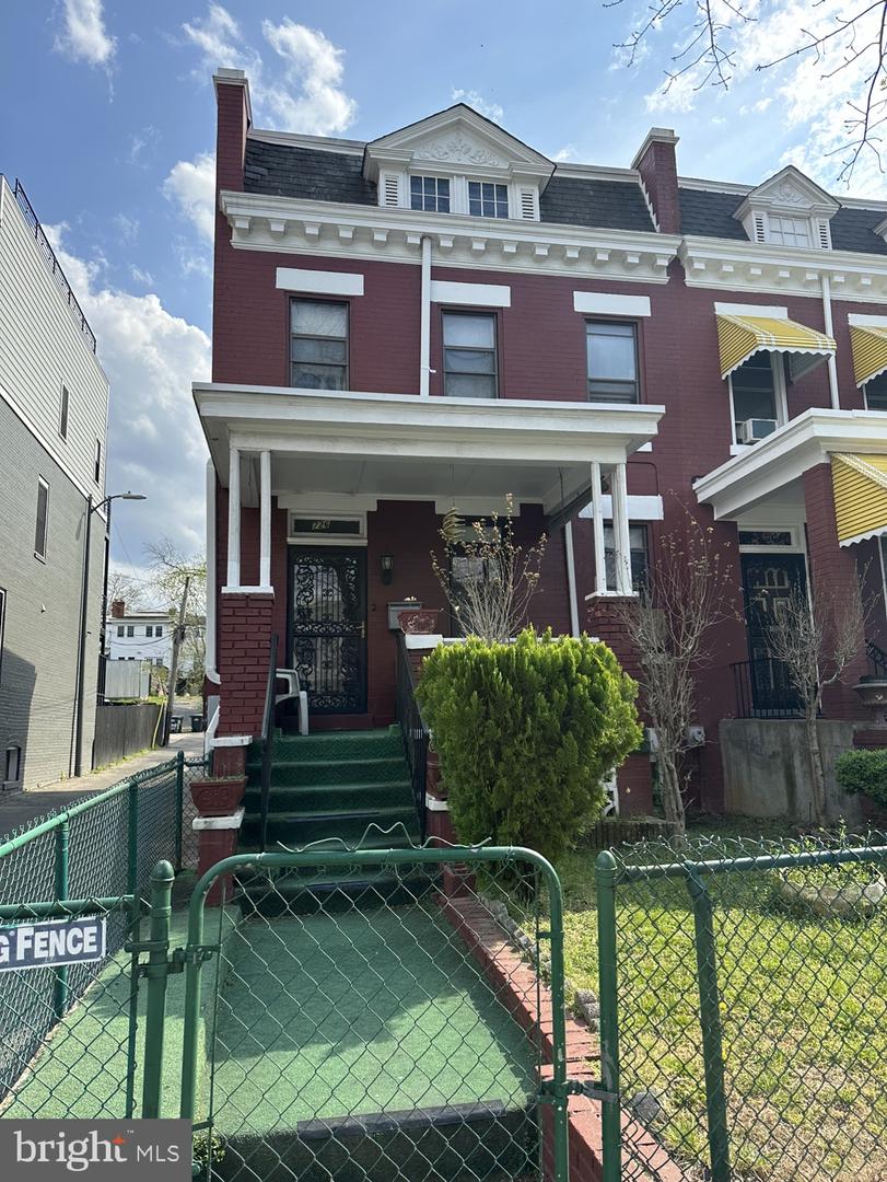 726 TAYLOR ST NW, WASHINGTON, District Of Columbia 20011, 3 Bedrooms Bedrooms, ,1 BathroomBathrooms,Residential,For sale,726 TAYLOR ST NW,DCDC2164102 MLS # DCDC2164102