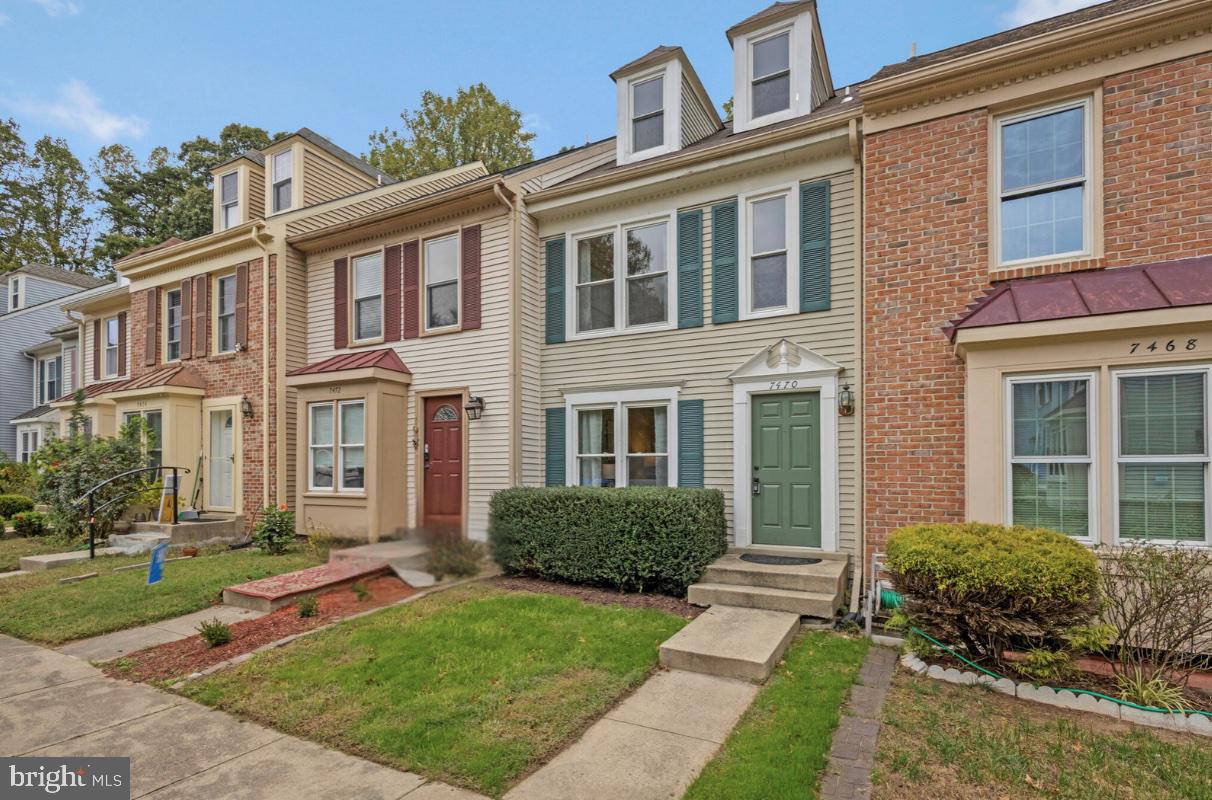 7470 LAUREL OAK CT, SPRINGFIELD, Virginia 22153, 2 Bedrooms Bedrooms, ,2 BathroomsBathrooms,Residential,For sale,7470 LAUREL OAK CT,VAFX2206220 MLS # VAFX2206220