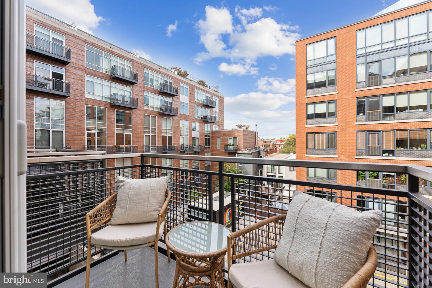 1515 15TH ST NW #430, WASHINGTON, District Of Columbia 20005, 2 Bedrooms Bedrooms, 3 Rooms Rooms,3 BathroomsBathrooms,Residential,For sale,1515 15TH ST NW #430,DCDC2164832 MLS # DCDC2164832