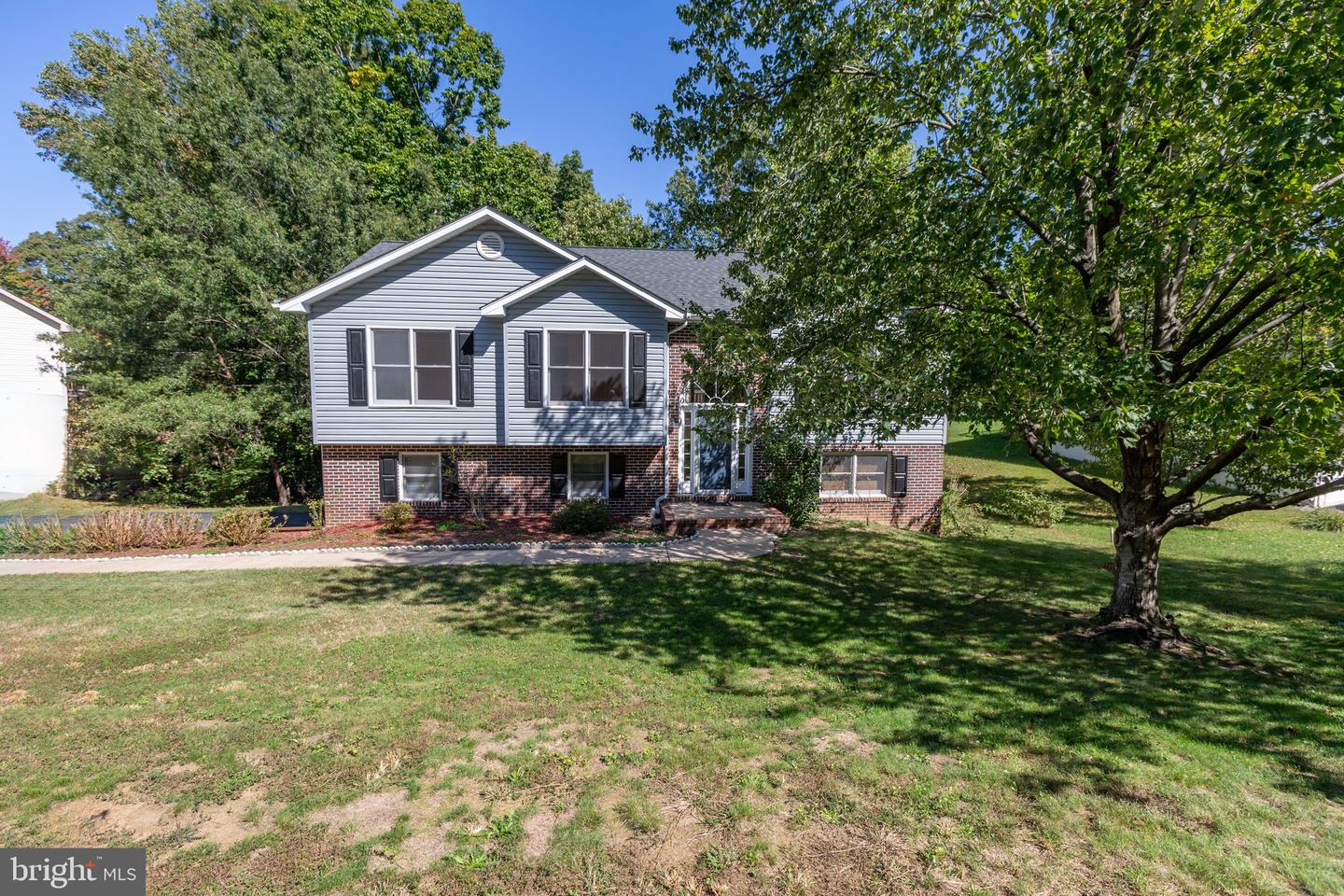 4403 MURVEN PARK LN, FREDERICKSBURG, Virginia 22408, 4 Bedrooms Bedrooms, ,3 BathroomsBathrooms,Residential,For sale,4403 MURVEN PARK LN,VASP2028656 MLS # VASP2028656