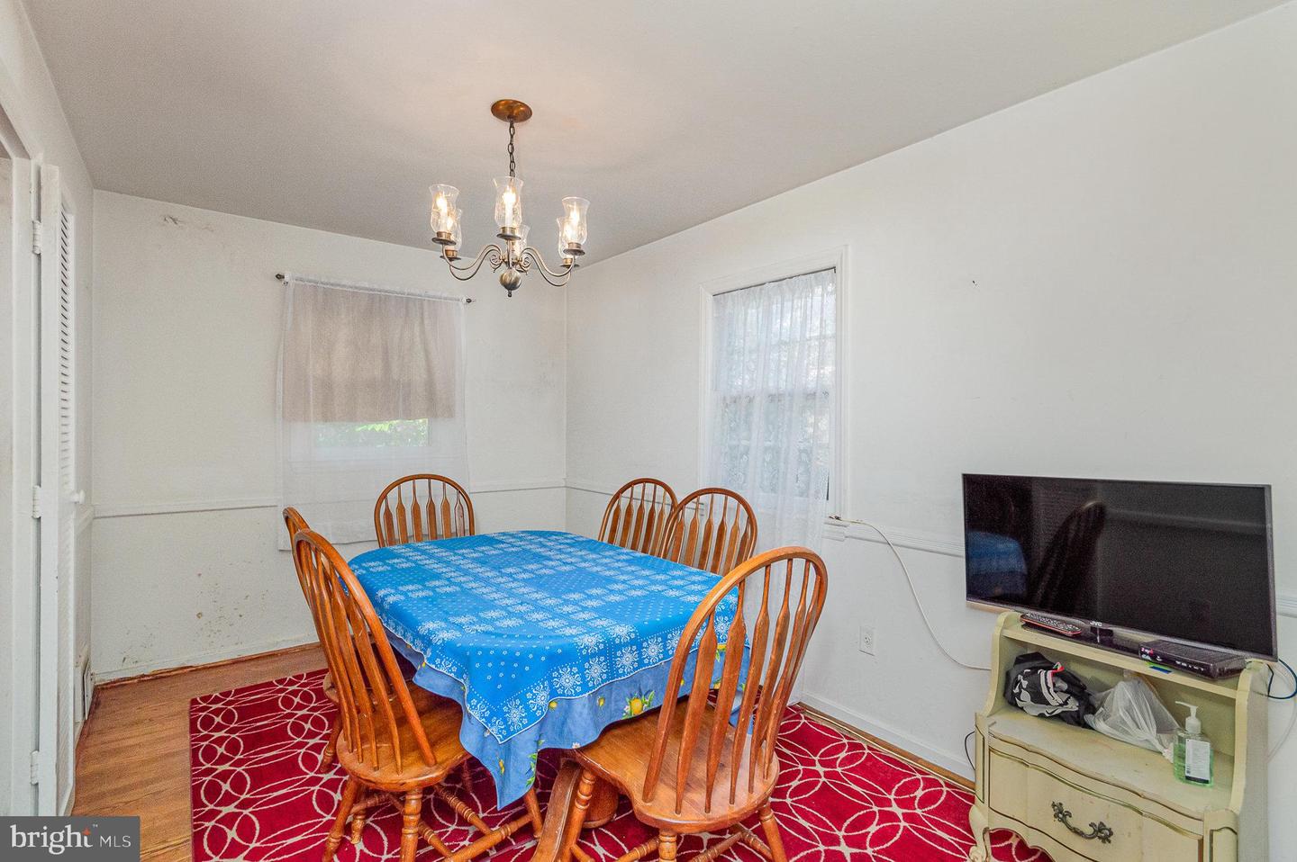 6944 UNIVERSITY DR, ALEXANDRIA, Virginia 22307, 3 Bedrooms Bedrooms, ,1 BathroomBathrooms,Residential,For sale,6944 UNIVERSITY DR,VAFX2164760 MLS # VAFX2164760