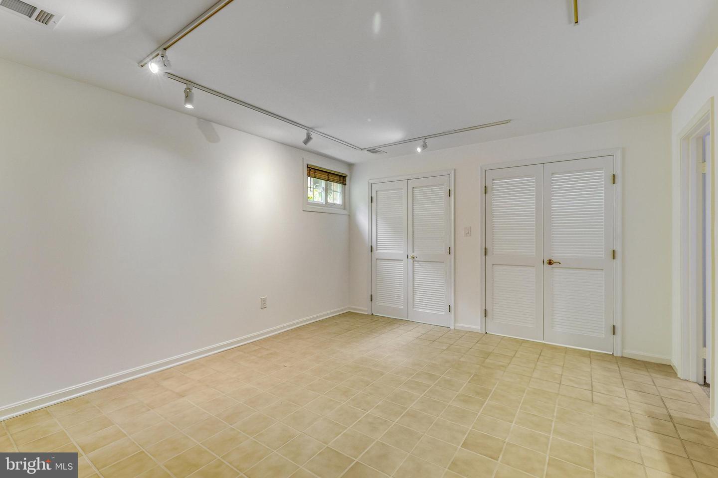 6759 TOWNE LANE RD, MCLEAN, Virginia 22101, 3 Bedrooms Bedrooms, ,3 BathroomsBathrooms,Residential,For sale,6759 TOWNE LANE RD,VAFX2196796 MLS # VAFX2196796