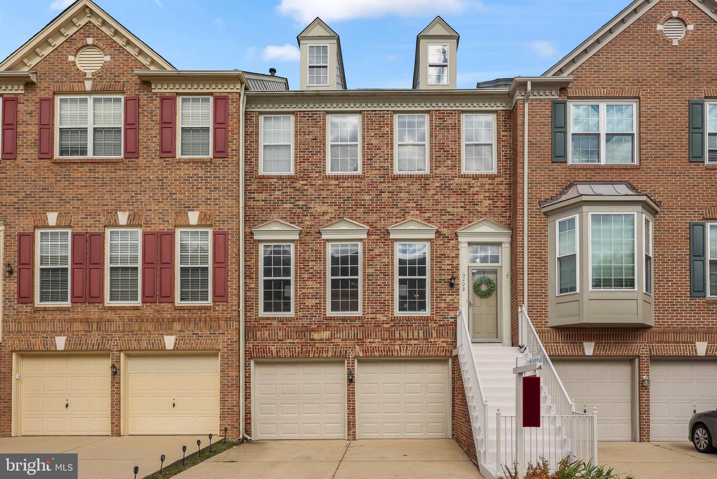 6203 MANCHESTER PARK CIR, ALEXANDRIA, Virginia 22310, 4 Bedrooms Bedrooms, ,3 BathroomsBathrooms,Residential,For sale,6203 MANCHESTER PARK CIR,VAFX2202354 MLS # VAFX2202354