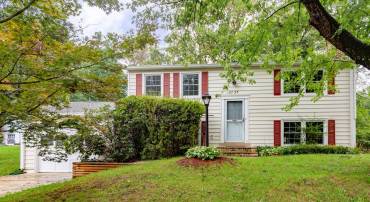 13735 MARILYN CT, WOODBRIDGE, Virginia 22193, 3 Bedrooms Bedrooms, ,2 BathroomsBathrooms,Residential,For sale,13735 MARILYN CT,VAPW2079968 MLS # VAPW2079968