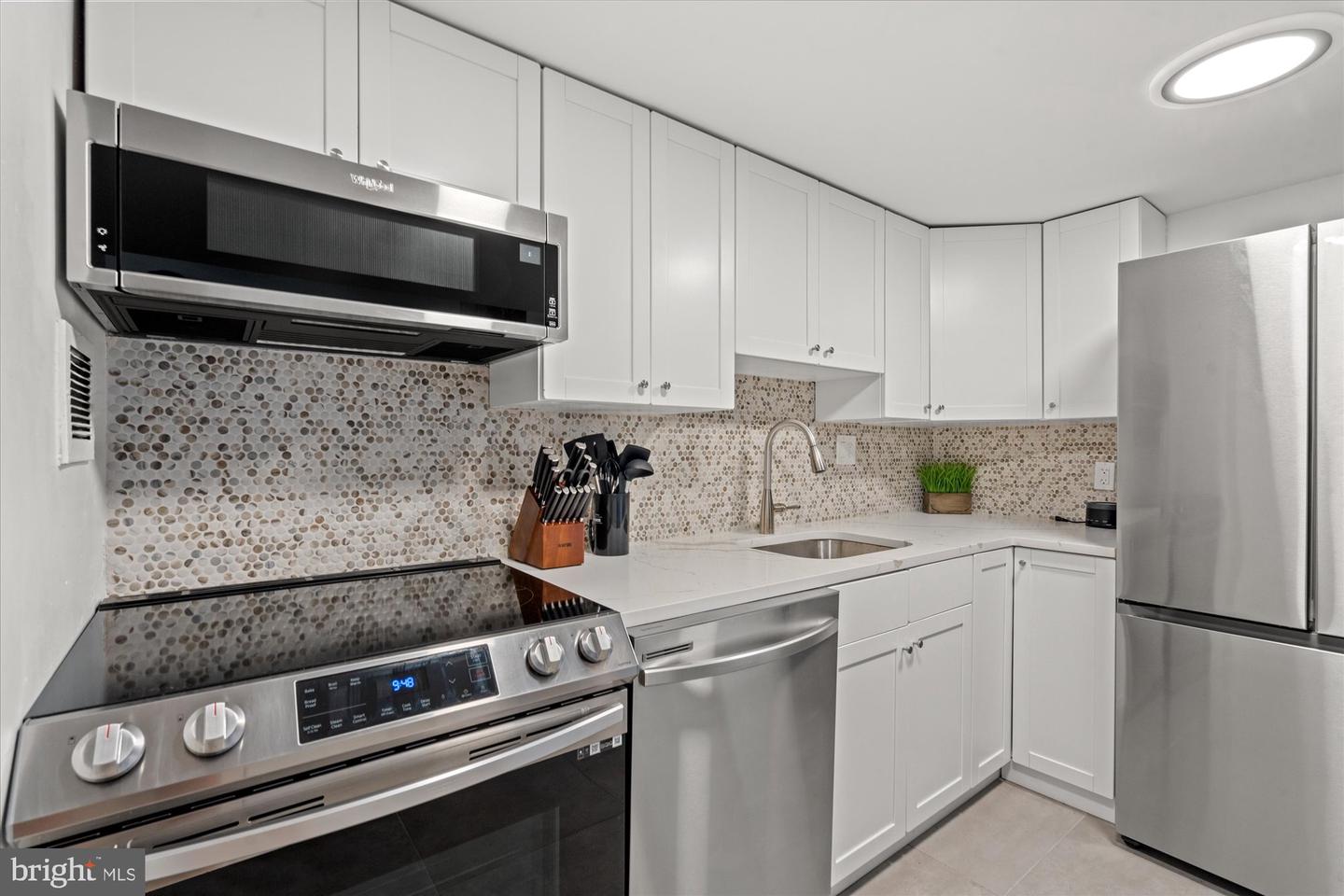 1420 N ST NW #1001, WASHINGTON, District Of Columbia 20005, 2 Bedrooms Bedrooms, ,1 BathroomBathrooms,Residential,For sale,1420 N ST NW #1001,DCDC2162762 MLS # DCDC2162762