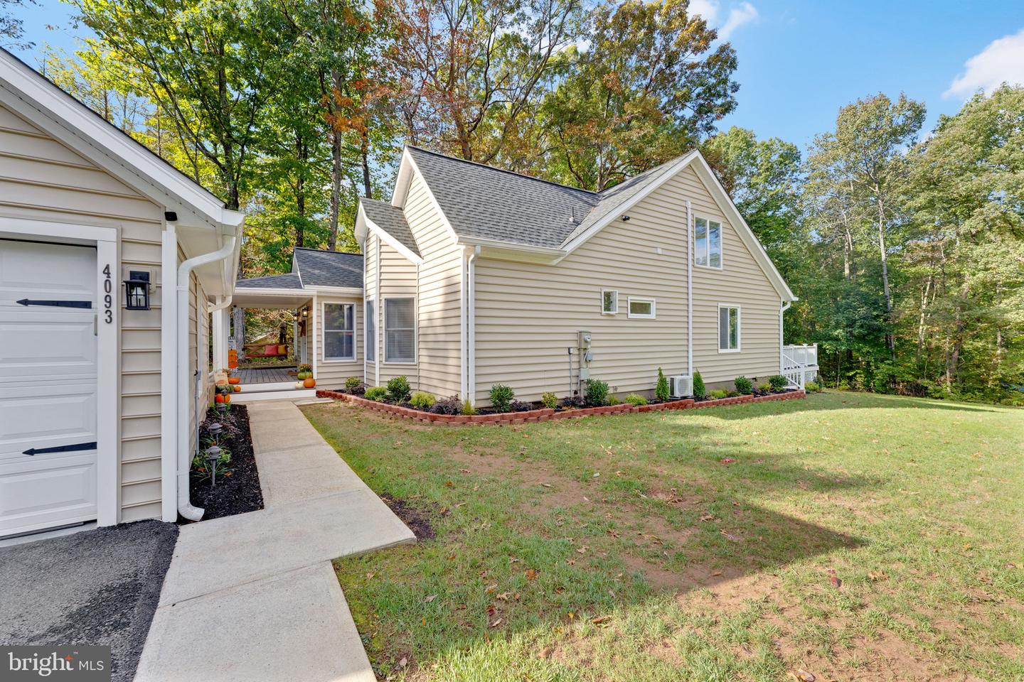 4093 WHITEWOOD DR, NOKESVILLE, Virginia 20181, 4 Bedrooms Bedrooms, ,2 BathroomsBathrooms,Residential,For sale,4093 WHITEWOOD DR,VAFQ2014300 MLS # VAFQ2014300