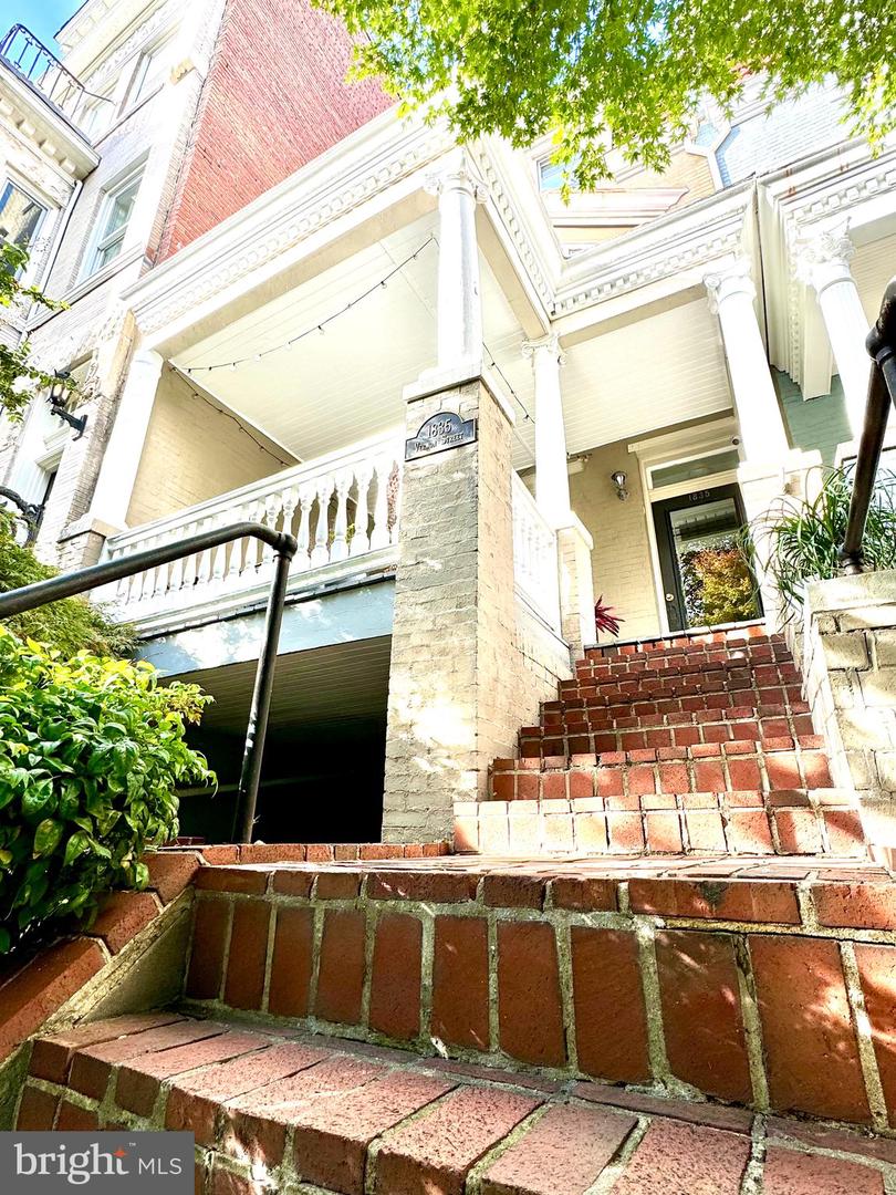 1835 VERNON ST NW, WASHINGTON, District Of Columbia 20009, 4 Bedrooms Bedrooms, ,3 BathroomsBathrooms,Residential,For sale,1835 VERNON ST NW,DCDC2164540 MLS # DCDC2164540