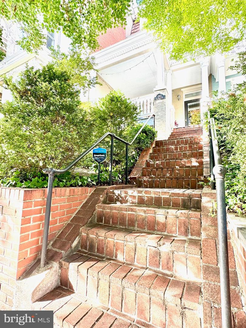 1835 VERNON ST NW, WASHINGTON, District Of Columbia 20009, 4 Bedrooms Bedrooms, ,3 BathroomsBathrooms,Residential,For sale,1835 VERNON ST NW,DCDC2164540 MLS # DCDC2164540