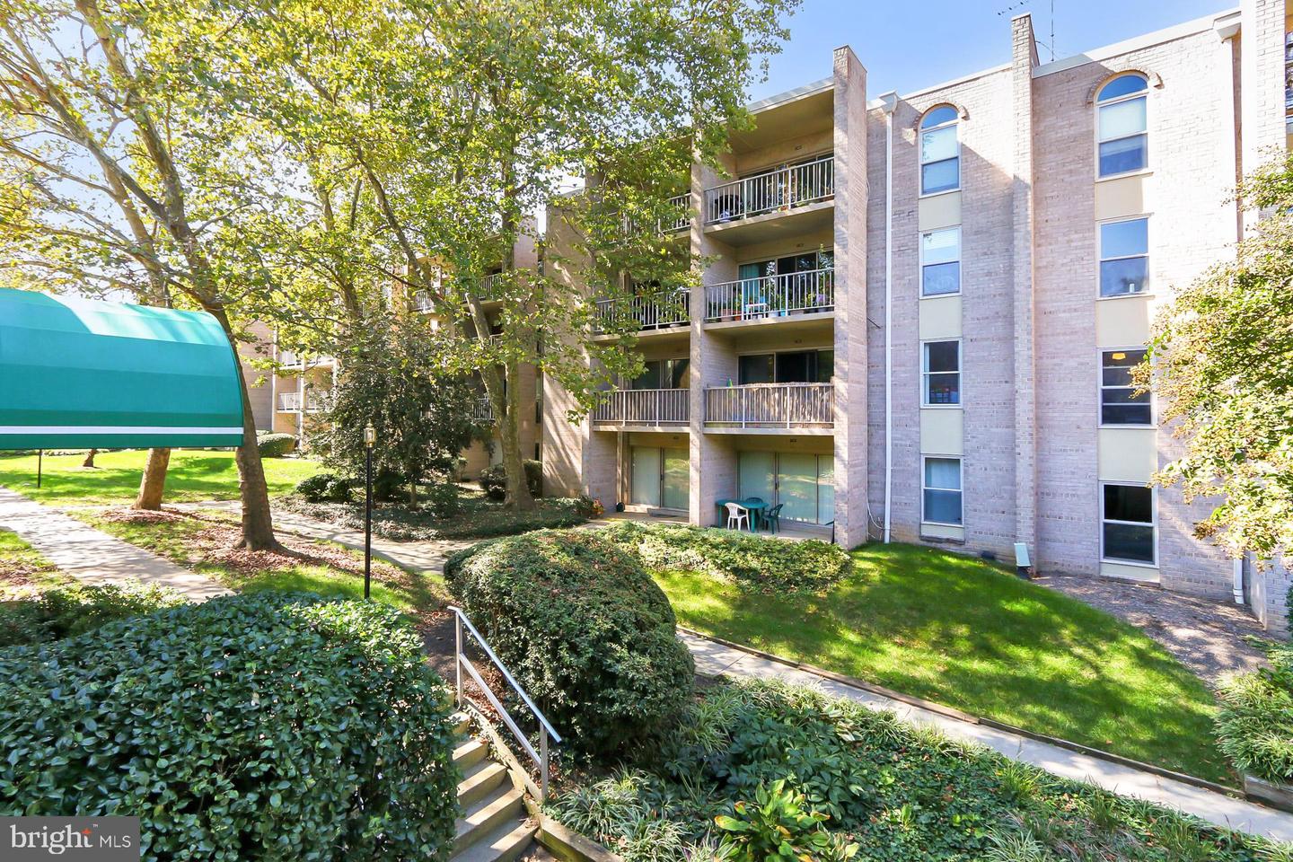 5205 DUKE ST #201, ALEXANDRIA, Virginia 22304, 2 Bedrooms Bedrooms, ,1 BathroomBathrooms,Residential,For sale,5205 DUKE ST #201,VAAX2038970 MLS # VAAX2038970