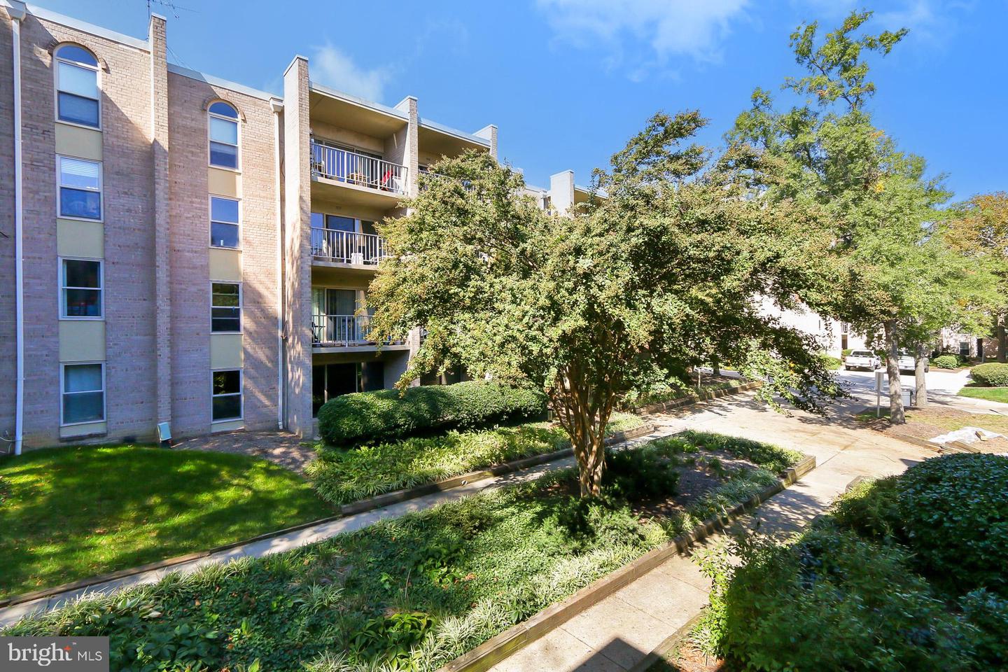 5205 DUKE ST #201, ALEXANDRIA, Virginia 22304, 2 Bedrooms Bedrooms, ,1 BathroomBathrooms,Residential,For sale,5205 DUKE ST #201,VAAX2038970 MLS # VAAX2038970