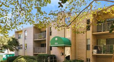 5205 DUKE ST #201, ALEXANDRIA, Virginia 22304, 2 Bedrooms Bedrooms, ,1 BathroomBathrooms,Residential,For sale,5205 DUKE ST #201,VAAX2038970 MLS # VAAX2038970