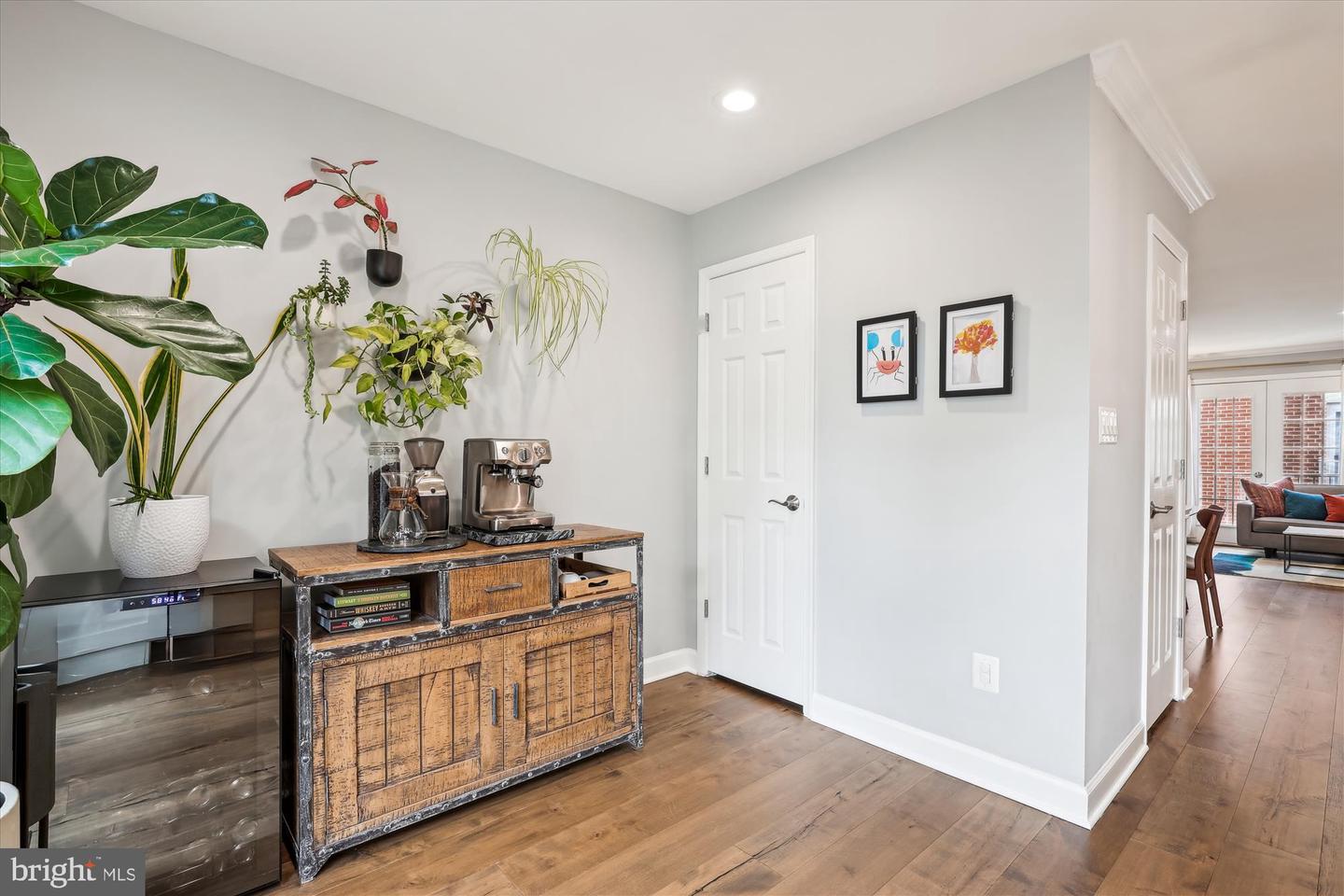 1710 S EDGEWOOD ST, ARLINGTON, Virginia 22204, 3 Bedrooms Bedrooms, ,3 BathroomsBathrooms,Residential,For sale,1710 S EDGEWOOD ST,VAAR2049870 MLS # VAAR2049870