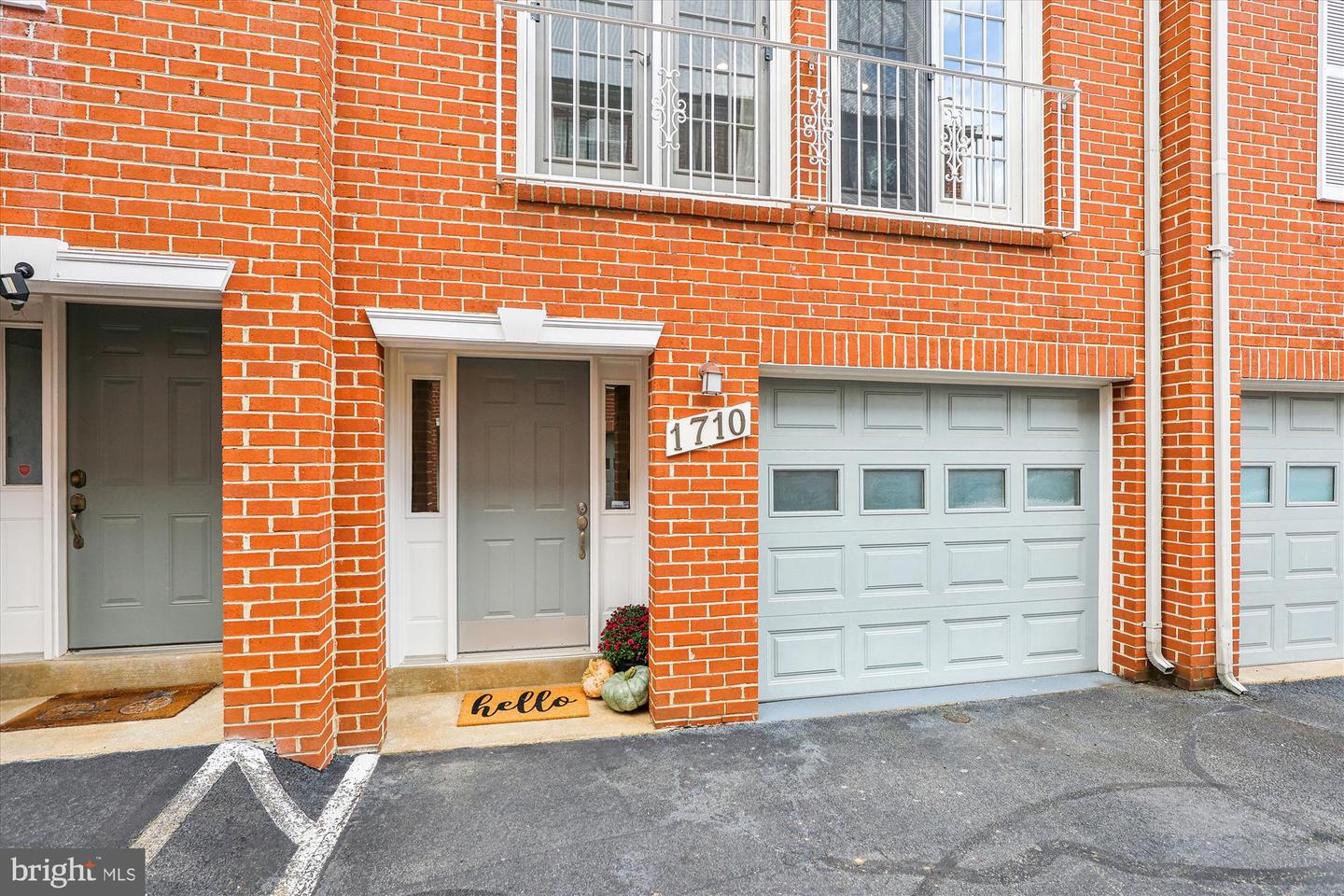 1710 S EDGEWOOD ST, ARLINGTON, Virginia 22204, 3 Bedrooms Bedrooms, ,3 BathroomsBathrooms,Residential,For sale,1710 S EDGEWOOD ST,VAAR2049870 MLS # VAAR2049870