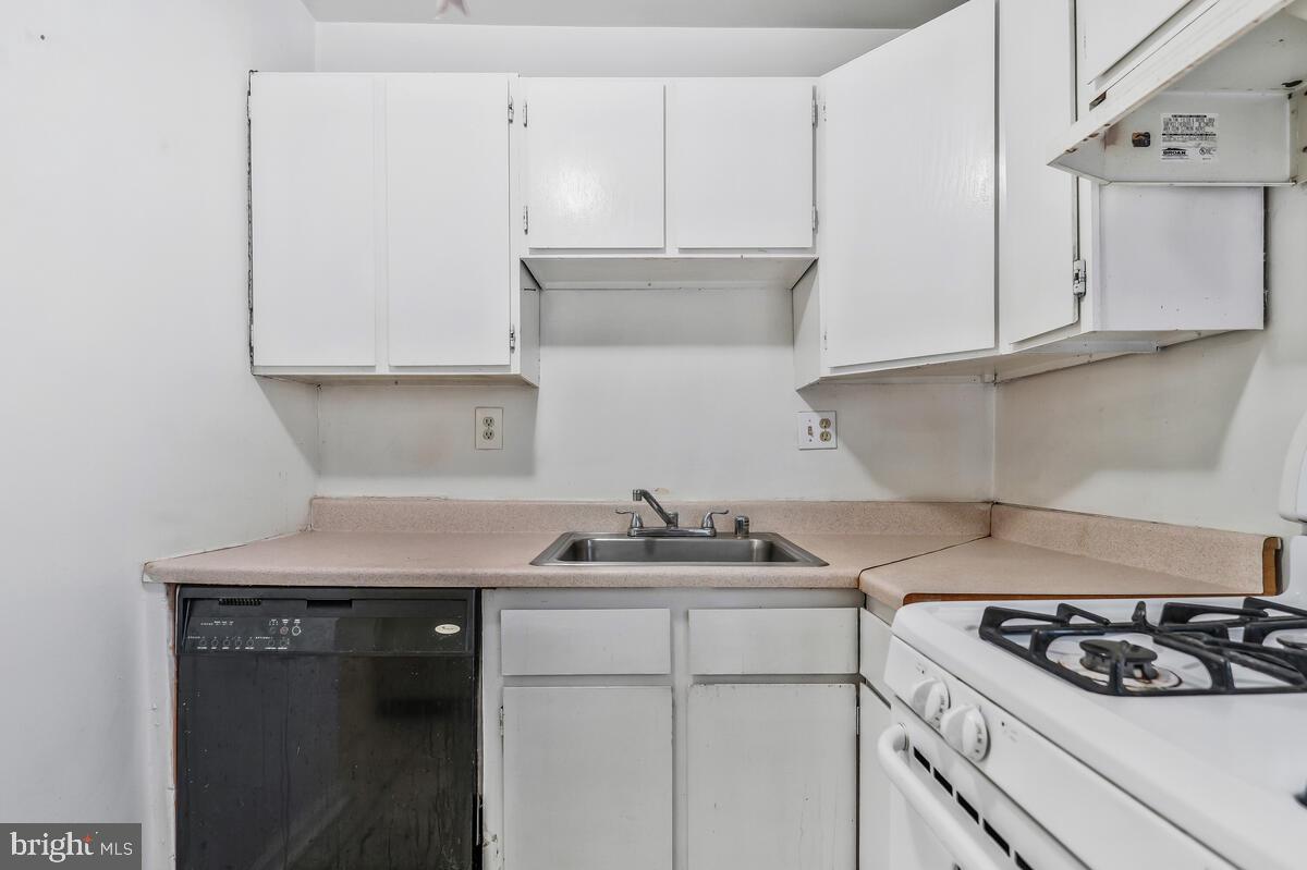 1114 FLORIDA AVE NE, WASHINGTON, District Of Columbia 20002, 3 Bedrooms Bedrooms, ,3 BathroomsBathrooms,Residential,For sale,1114 FLORIDA AVE NE,DCDC2164900 MLS # DCDC2164900