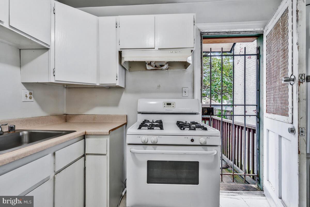 1114 FLORIDA AVE NE, WASHINGTON, District Of Columbia 20002, 3 Bedrooms Bedrooms, ,3 BathroomsBathrooms,Residential,For sale,1114 FLORIDA AVE NE,DCDC2164900 MLS # DCDC2164900