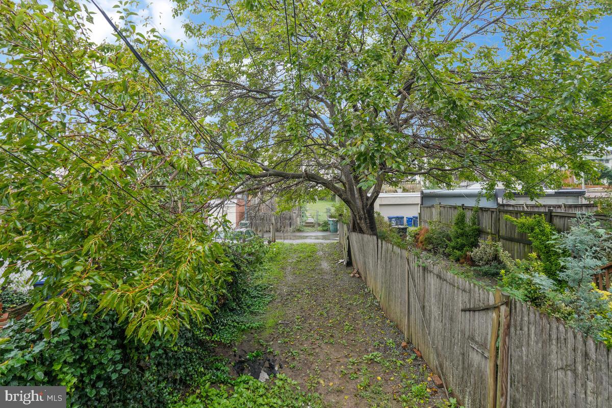 1114 FLORIDA AVE NE, WASHINGTON, District Of Columbia 20002, 3 Bedrooms Bedrooms, ,3 BathroomsBathrooms,Residential,For sale,1114 FLORIDA AVE NE,DCDC2164900 MLS # DCDC2164900