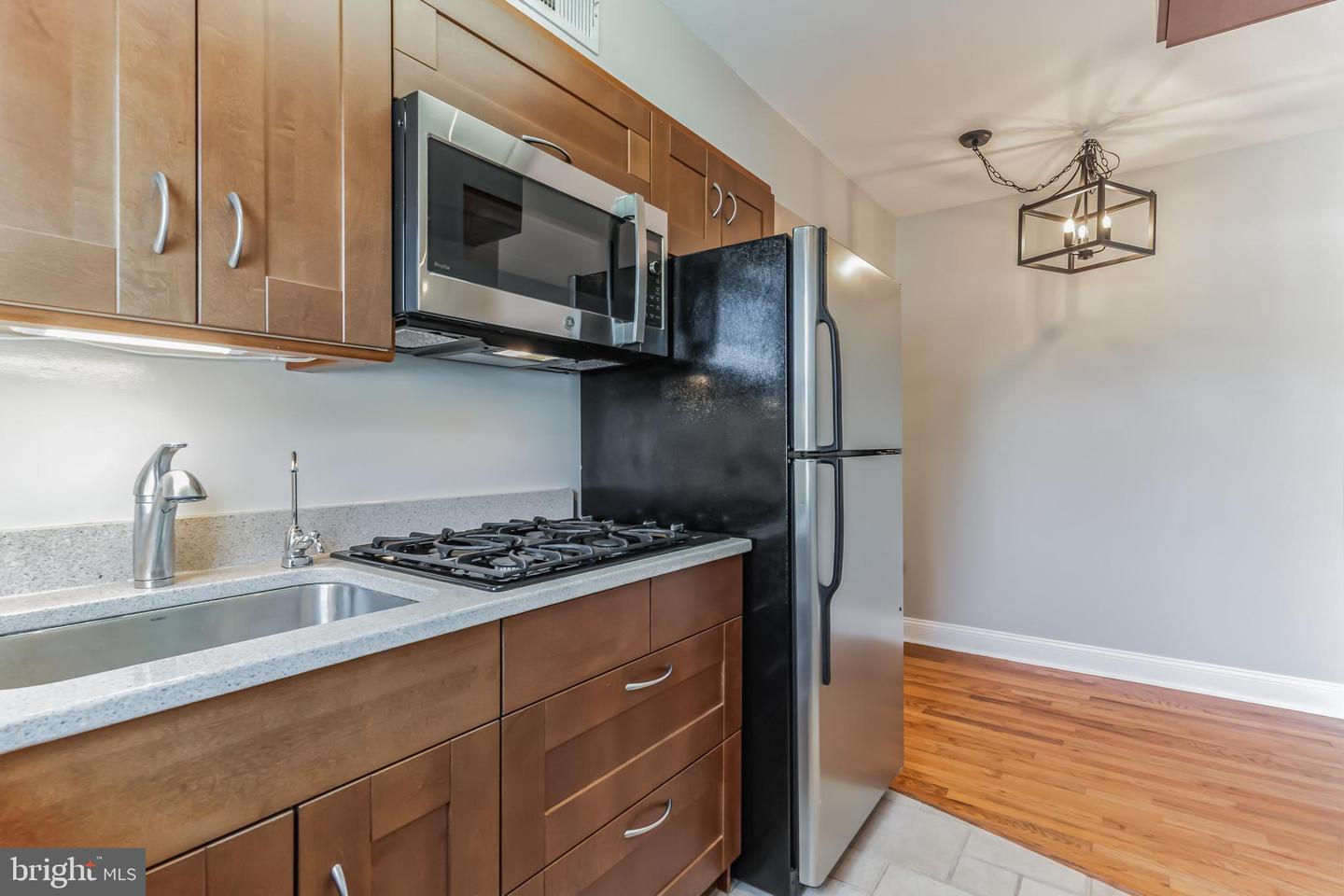 327 10TH ST SE #11, WASHINGTON, District Of Columbia 20003, 1 Bedroom Bedrooms, ,1 BathroomBathrooms,Residential,For sale,327 10TH ST SE #11,DCDC2164908 MLS # DCDC2164908