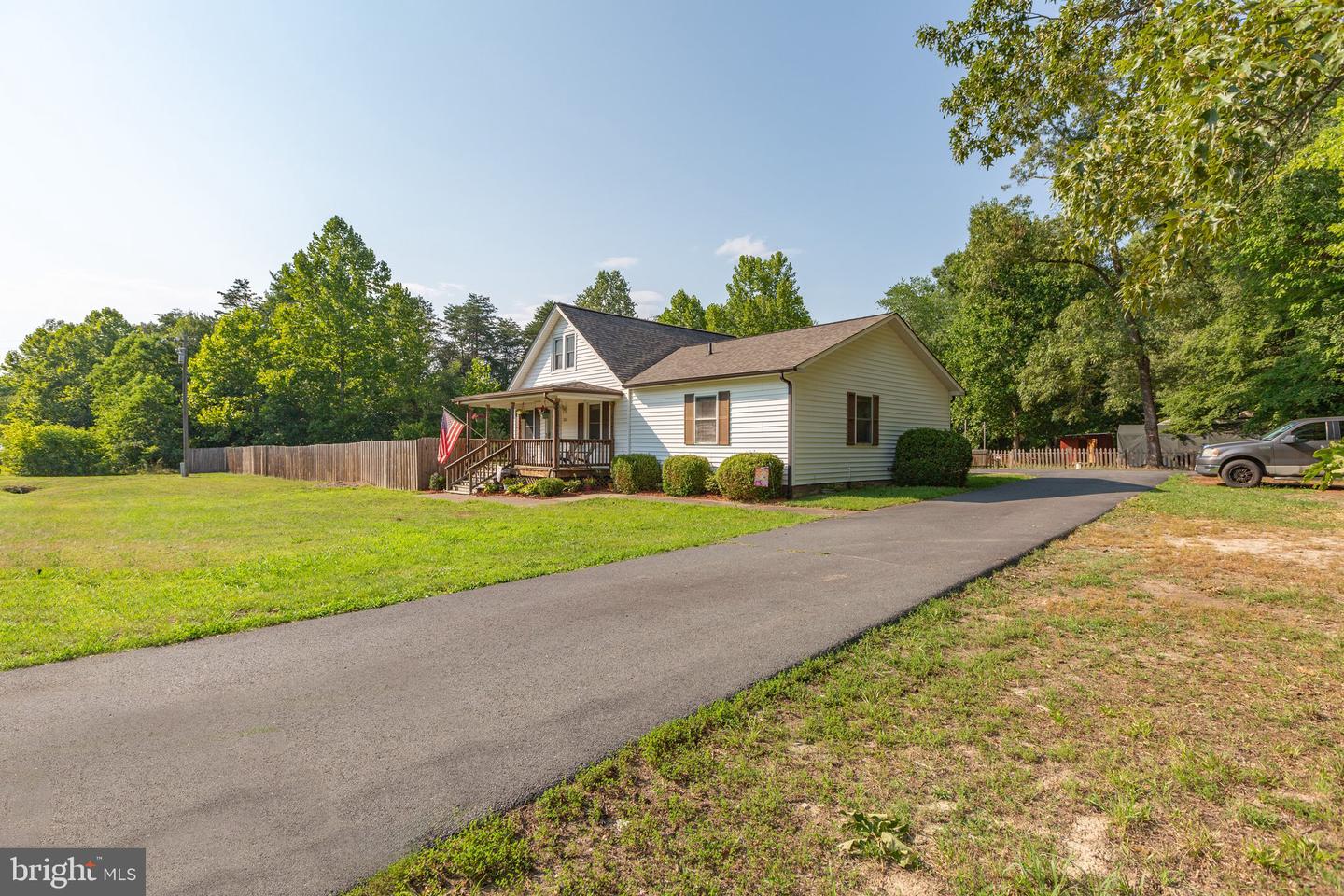 2261 GERMANNA HWY, LOCUST GROVE, Virginia 22508, 3 Bedrooms Bedrooms, ,2 BathroomsBathrooms,Residential,For sale,2261 GERMANNA HWY,VAOR2007472 MLS # VAOR2007472