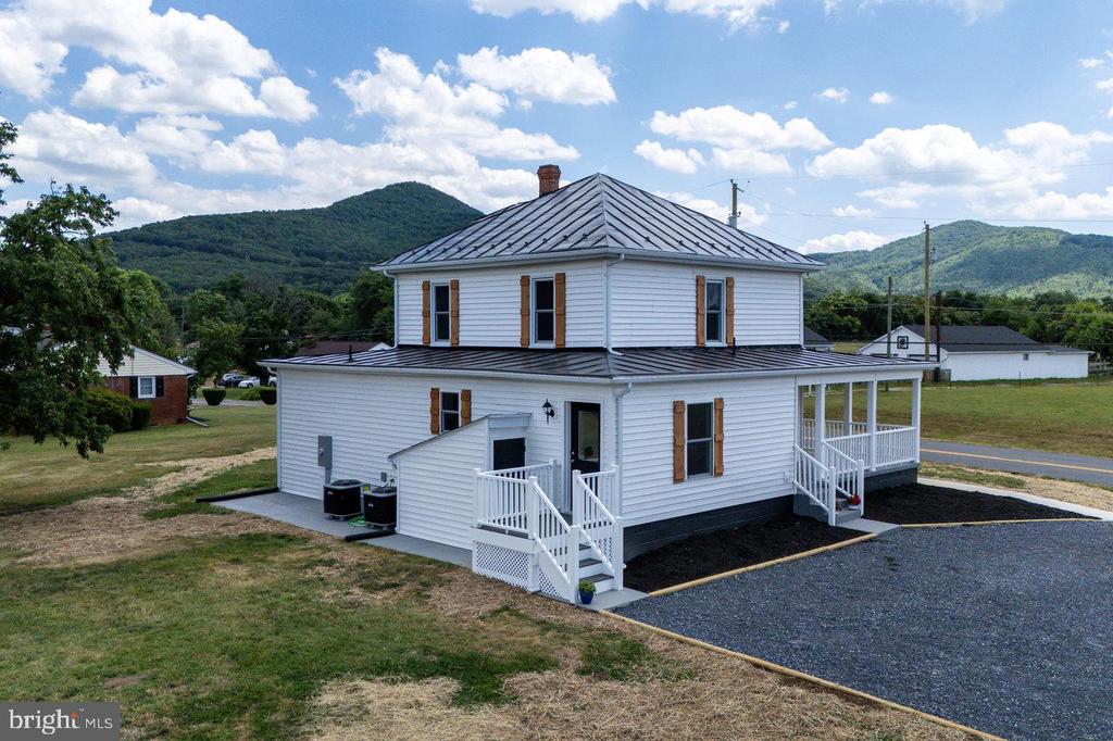 553 PARK RD, STANLEY, Virginia 22851, 4 Bedrooms Bedrooms, ,2 BathroomsBathrooms,Residential,553 PARK RD,VAPA2004126 MLS # VAPA2004126