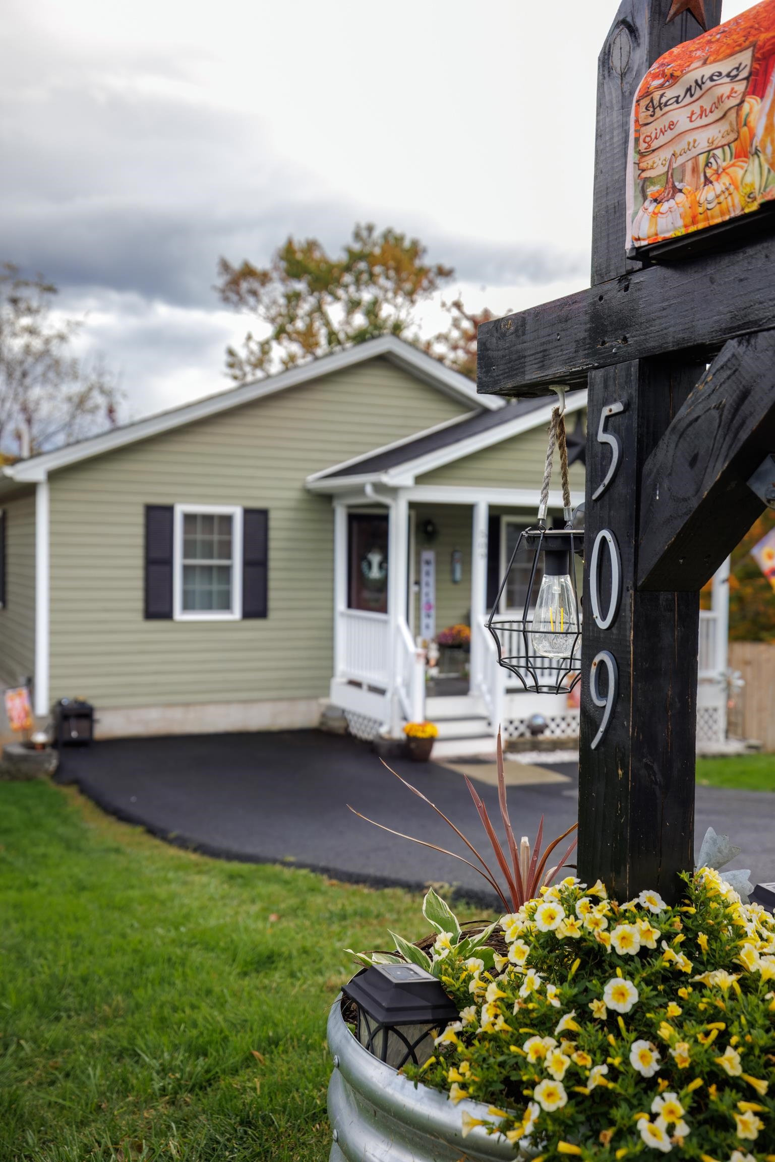 509 B ST, STAUNTON, Virginia 24401, 3 Bedrooms Bedrooms, ,2 BathroomsBathrooms,Residential,509 B ST,657949 MLS # 657949