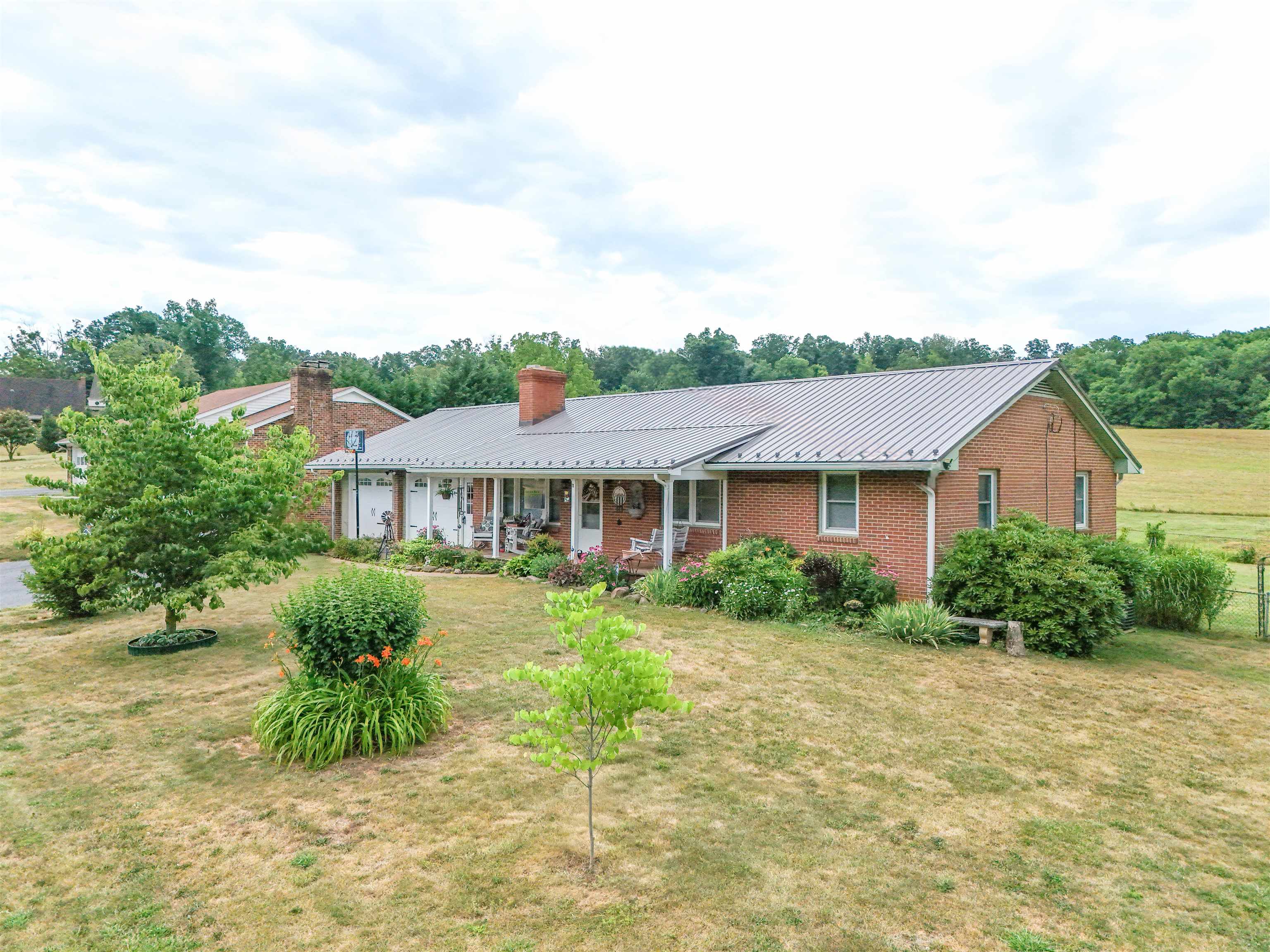 699 OLD WHITE HILL RD, STUARTS DRAFT, Virginia 24477, 4 Bedrooms Bedrooms, ,2 BathroomsBathrooms,Residential,699 OLD WHITE HILL RD,657957 MLS # 657957