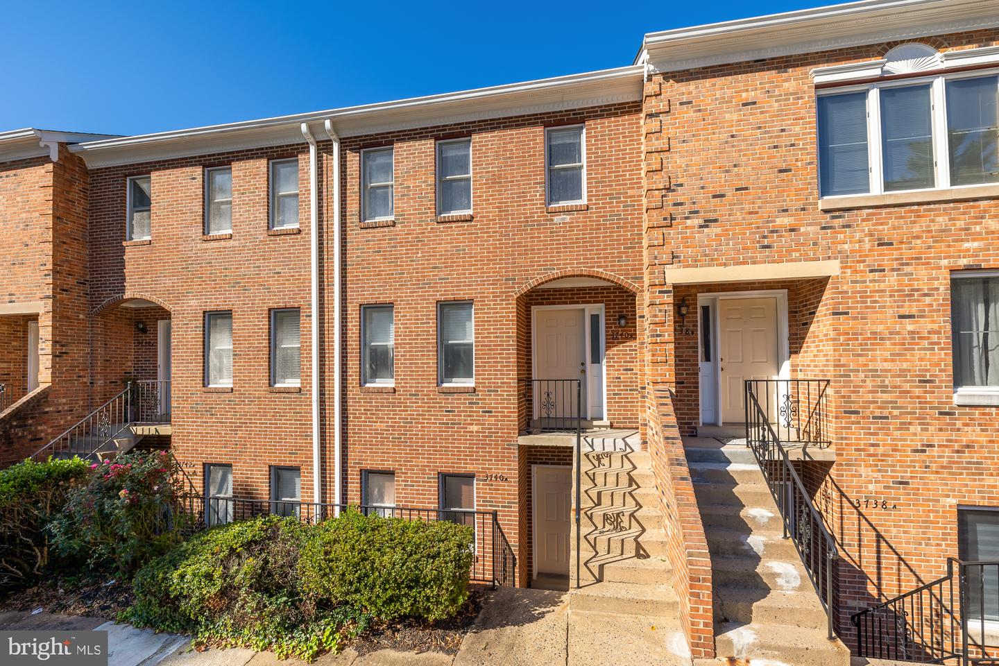 3740-B MADISON LN, FALLS CHURCH, Virginia 22041, 2 Bedrooms Bedrooms, ,2 BathroomsBathrooms,Residential,For sale,3740-B MADISON LN,VAFX2201442 MLS # VAFX2201442