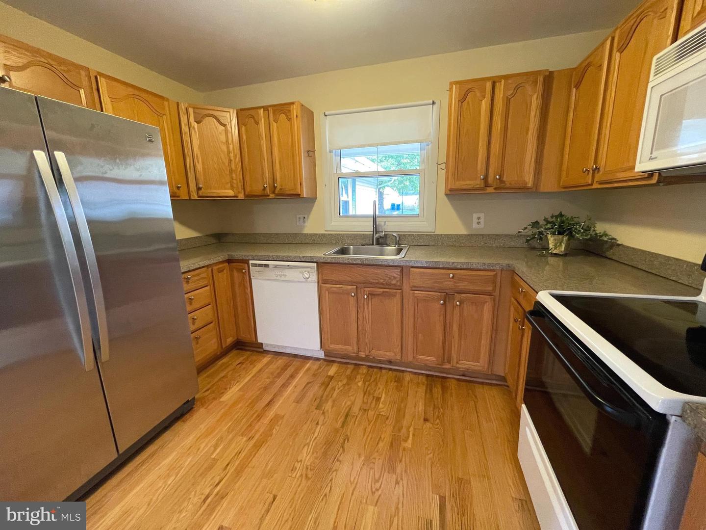 4218 MAYPORT LN, FAIRFAX, Virginia 22033, 3 Bedrooms Bedrooms, ,2 BathroomsBathrooms,Residential,For sale,4218 MAYPORT LN,VAFX2204196 MLS # VAFX2204196