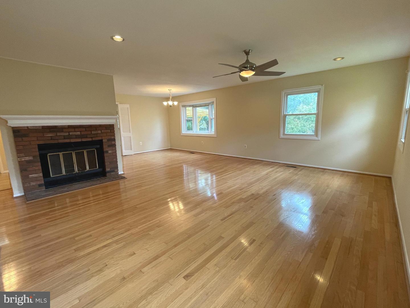 4218 MAYPORT LN, FAIRFAX, Virginia 22033, 3 Bedrooms Bedrooms, ,2 BathroomsBathrooms,Residential,For sale,4218 MAYPORT LN,VAFX2204196 MLS # VAFX2204196