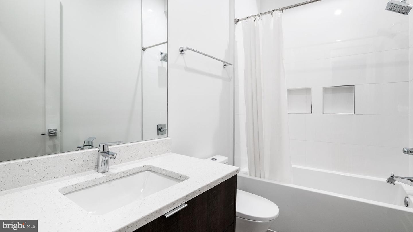 4 R ST NW #3, WASHINGTON, District Of Columbia 20001, 2 Bedrooms Bedrooms, ,2 BathroomsBathrooms,Residential,For sale,4 R ST NW #3,DCDC2161840 MLS # DCDC2161840