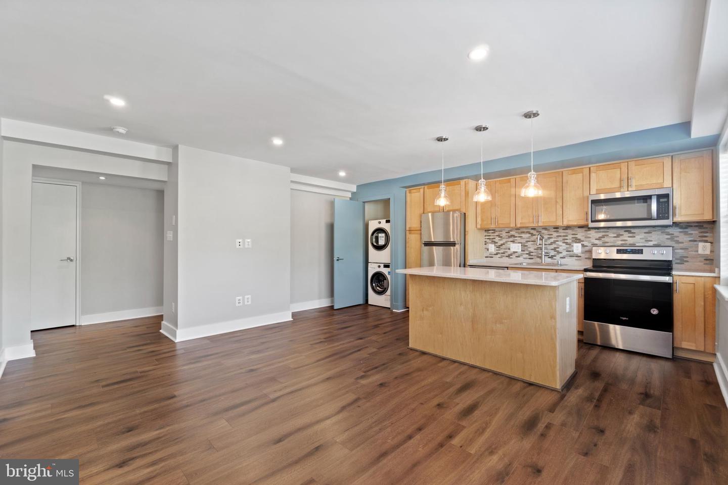 212 OAKWOOD ST SE #213, WASHINGTON, District Of Columbia 20032, 1 Bedroom Bedrooms, ,1 BathroomBathrooms,Residential,For sale,212 OAKWOOD ST SE #213,DCDC2162452 MLS # DCDC2162452