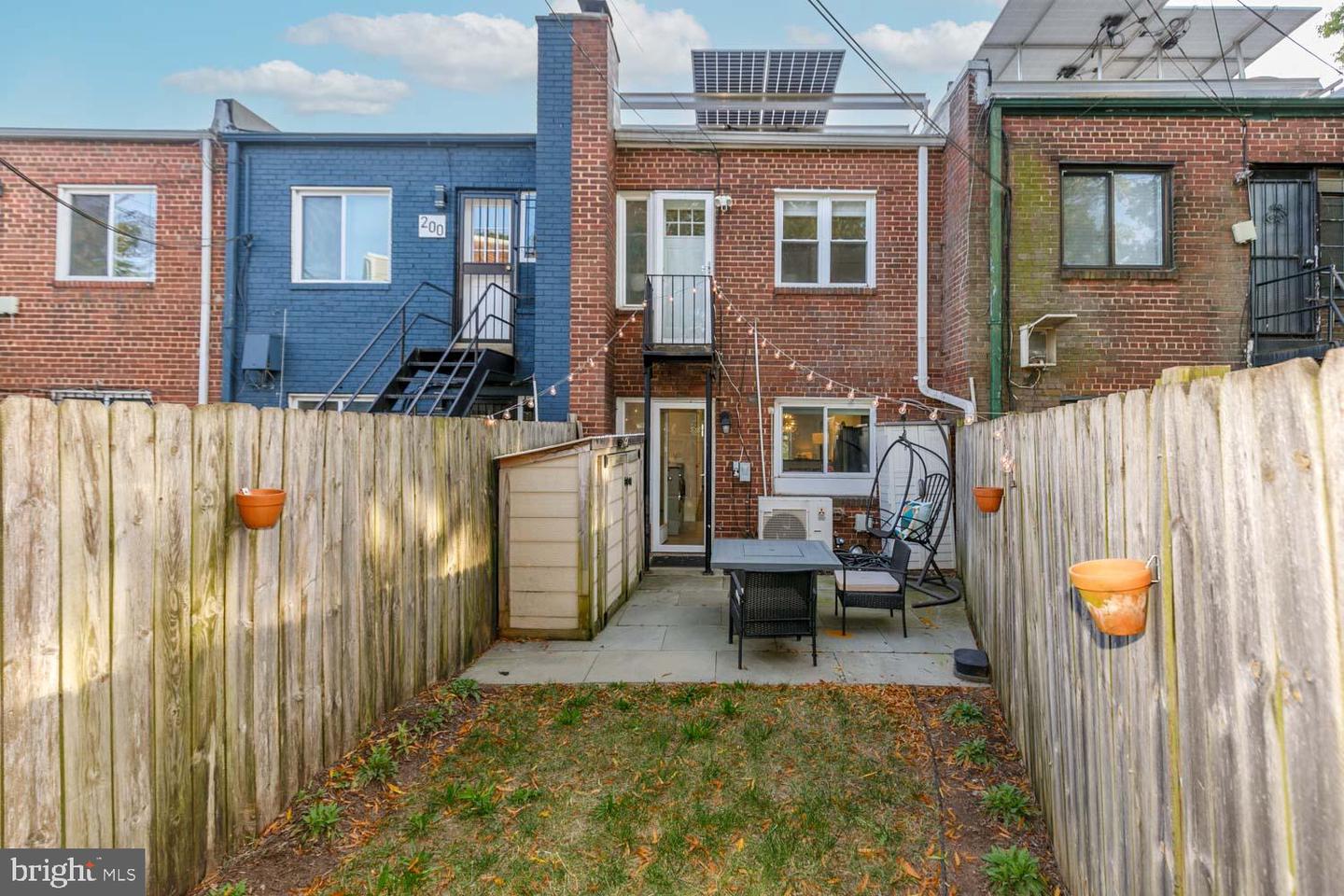 2104 D ST NE, WASHINGTON, District Of Columbia 20002, 3 Bedrooms Bedrooms, ,2 BathroomsBathrooms,Residential,For sale,2104 D ST NE,DCDC2164000 MLS # DCDC2164000